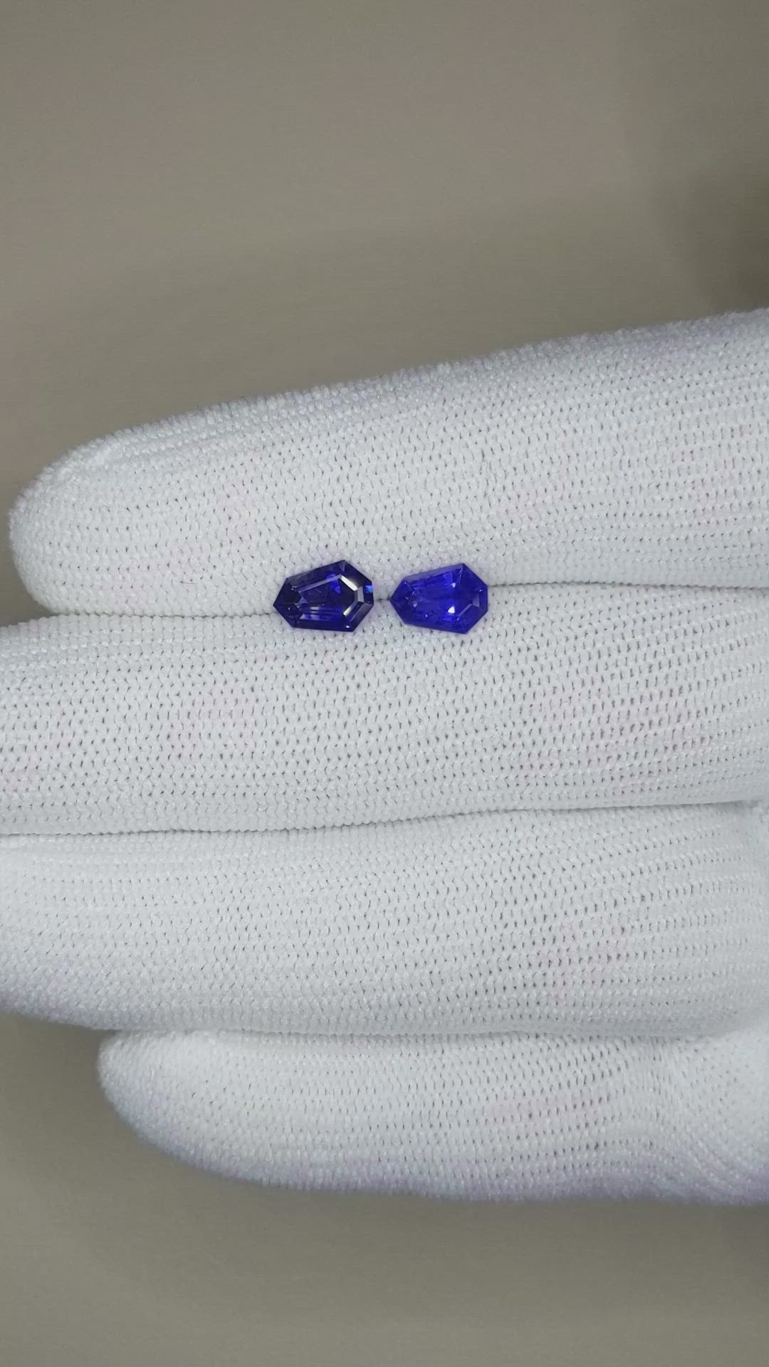 1.70&nbsp;Ct.Tw.Total Carat Weight Blue Sapphire Pair from Ceylon (Sri Lanka) Size Video