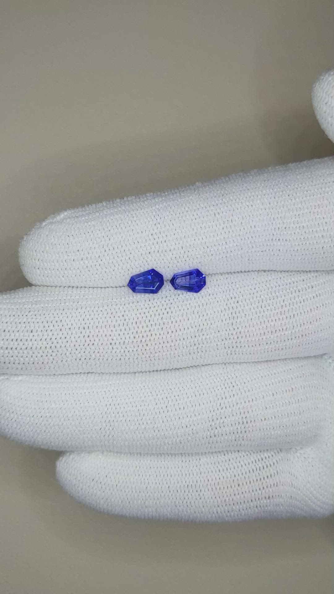 0.99&nbsp;Ct.Tw.Total Carat Weight Blue Sapphire Pair from Ceylon (Sri Lanka) Size Video