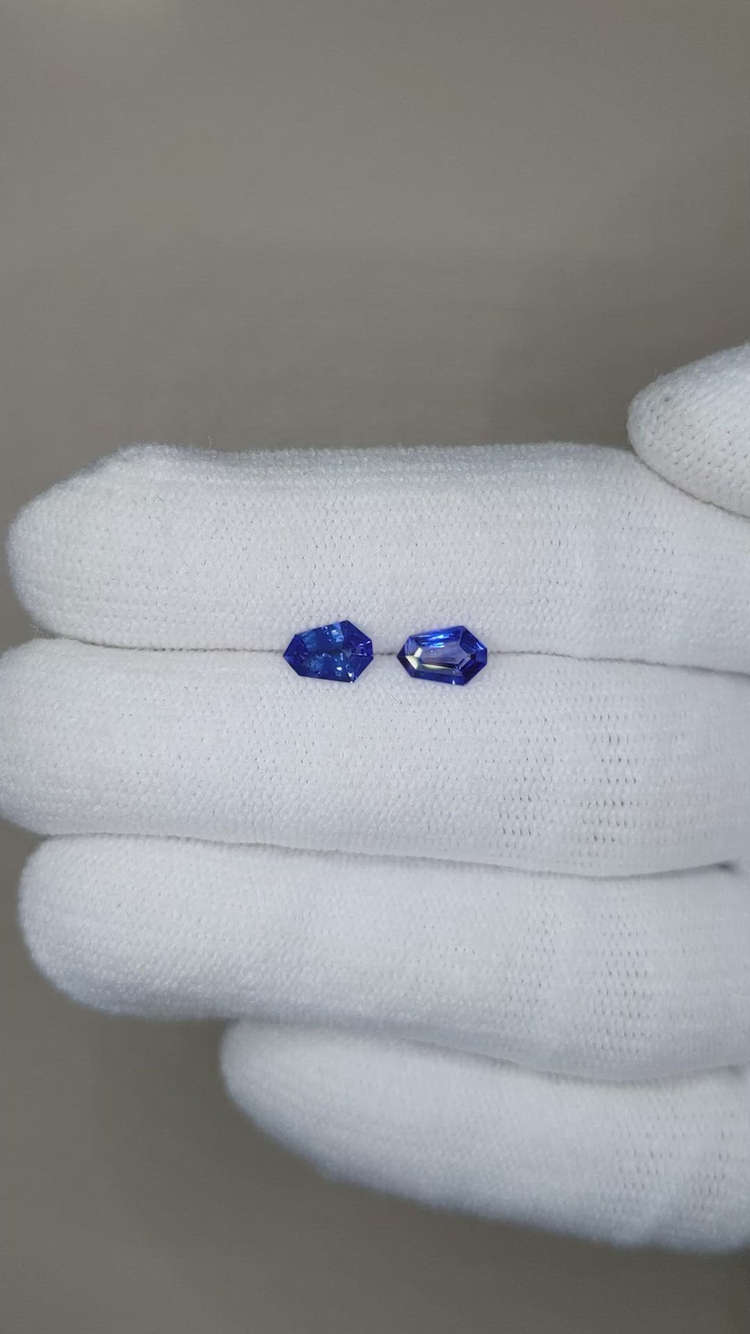 0.83&nbsp;Ct.Tw.Total Carat Weight Blue Sapphire Pair from Ceylon (Sri Lanka) Size Video