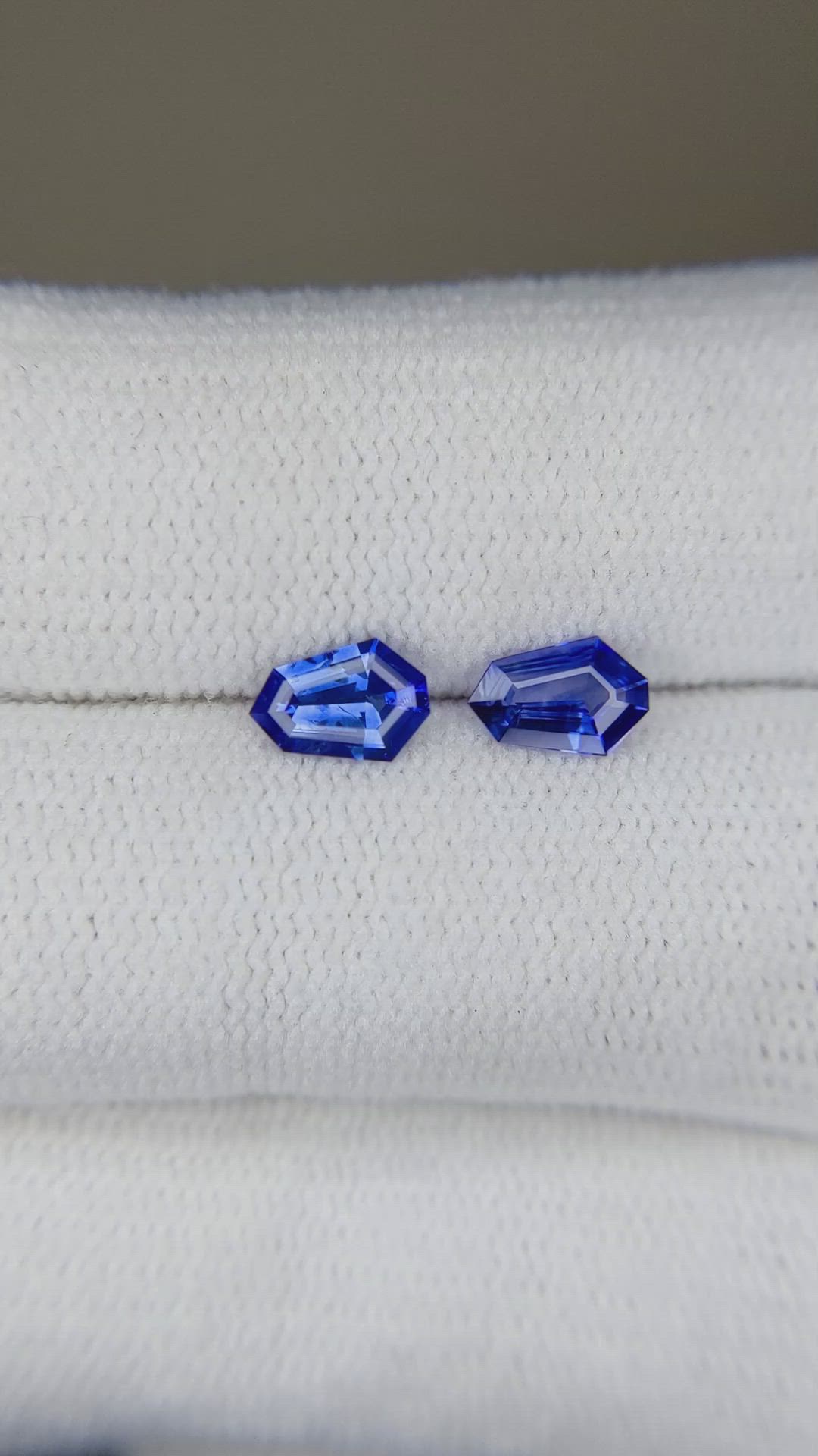 0.83&nbsp;Ct.Tw.Total Carat Weight Blue Sapphire Pair from Ceylon (Sri Lanka) Size Video