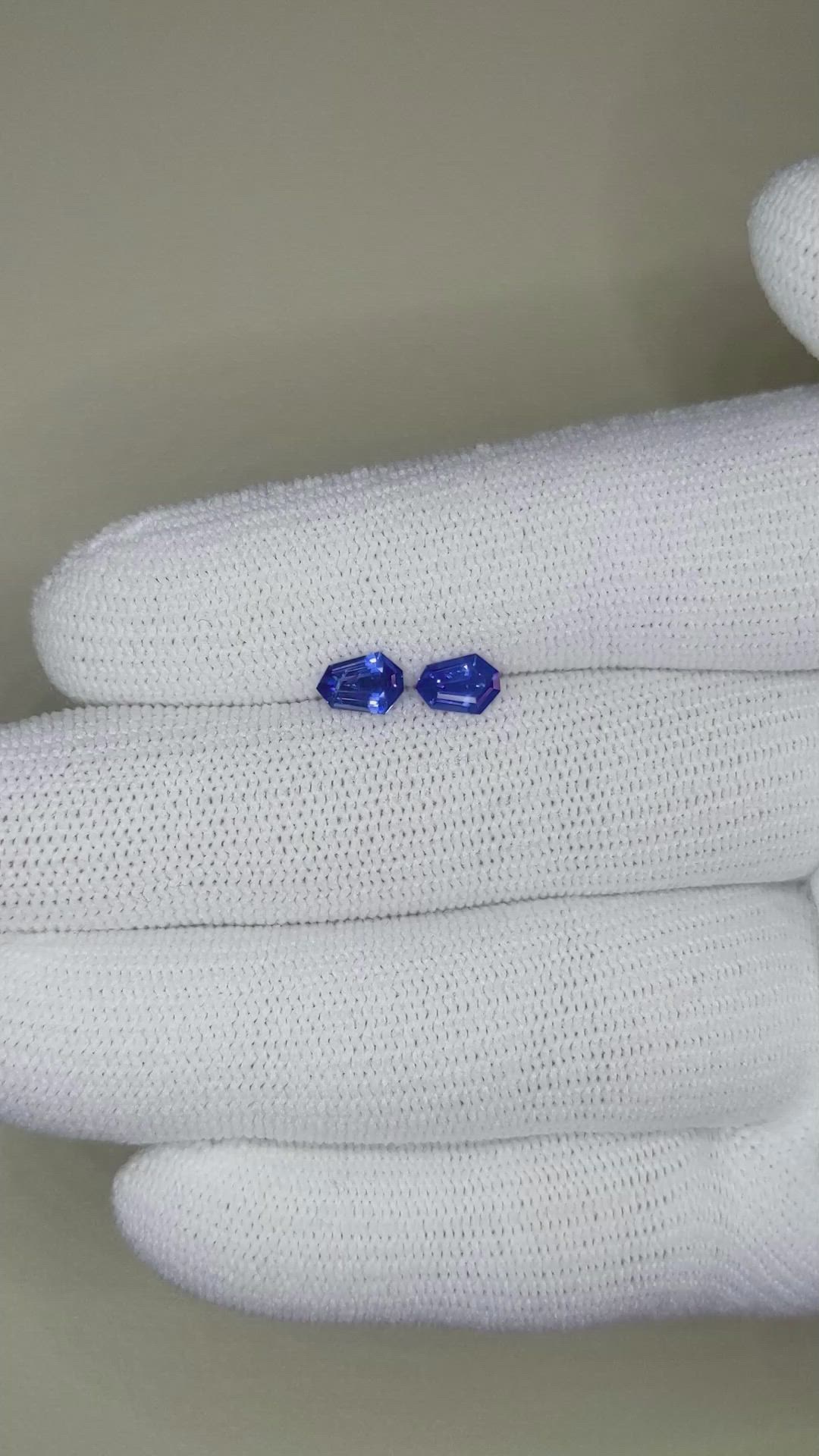 1.00&nbsp;Ct.Tw.Total Carat Weight Blue Sapphire Pair from Ceylon (Sri Lanka) Size Video