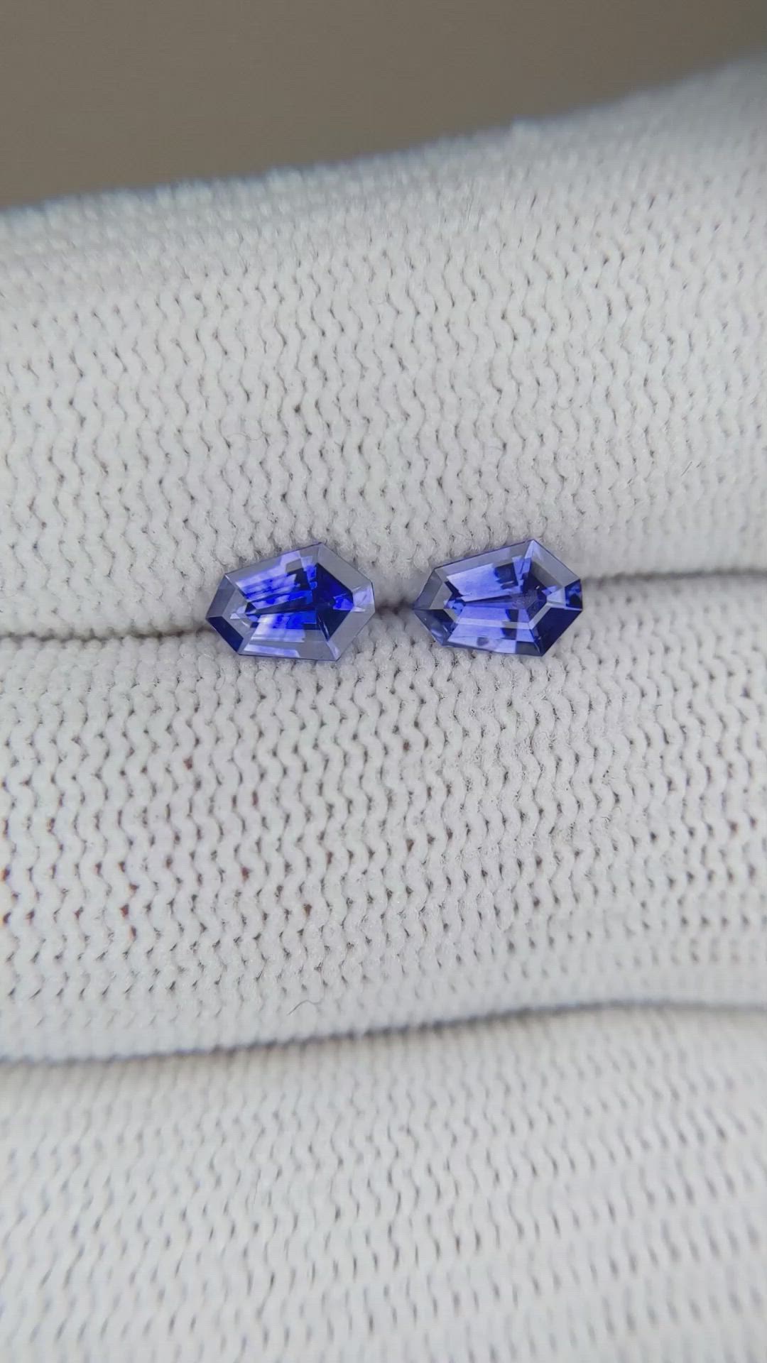 1.02 Ct.Tw.Total Carat Weight Blue Sapphire Pair from Ceylon (Sri Lanka) Size Video