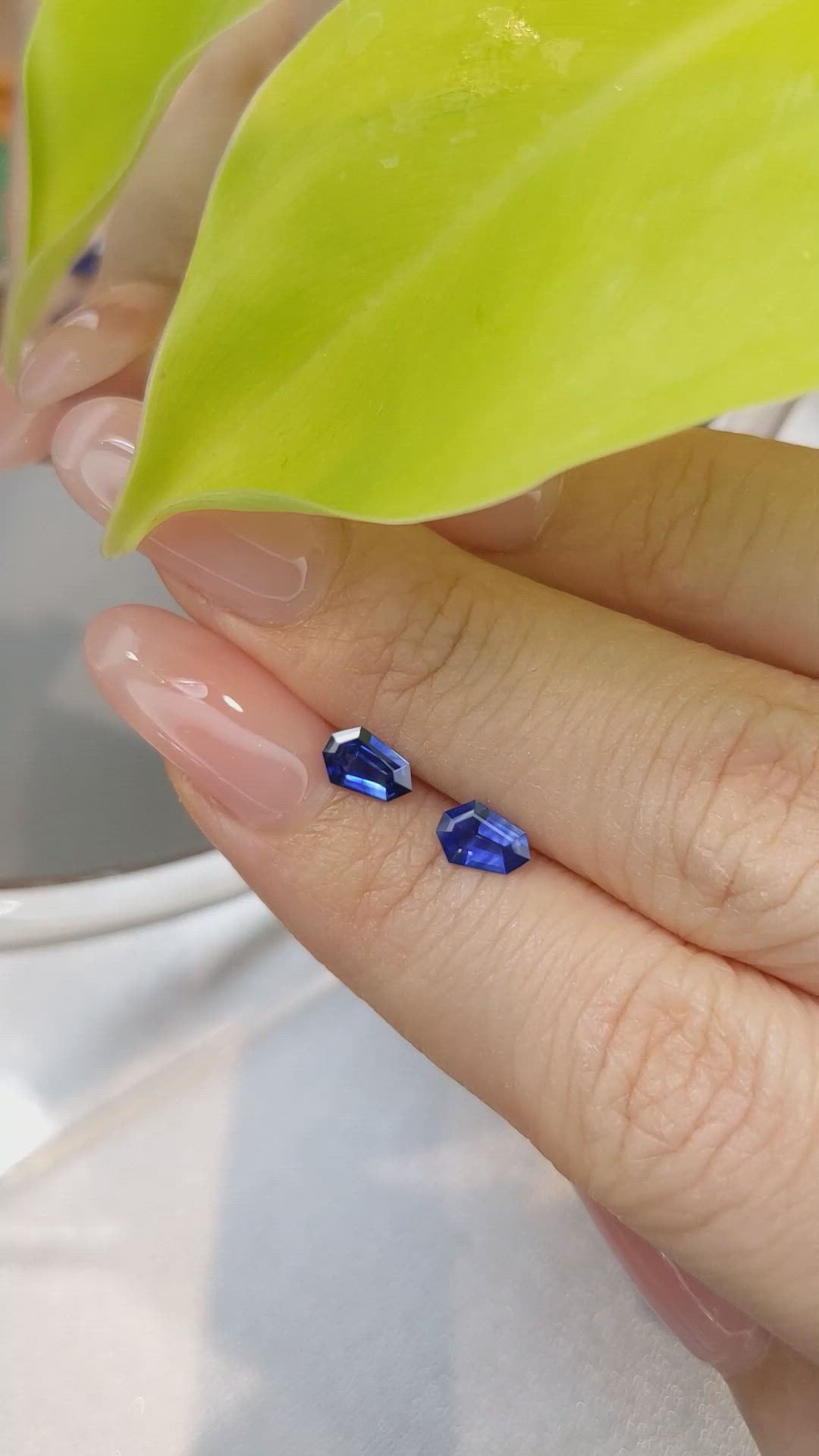 0.79&nbsp;Ct.Tw.Total Carat Weight Blue Sapphire Pair from Ceylon (Sri Lanka) Size Video