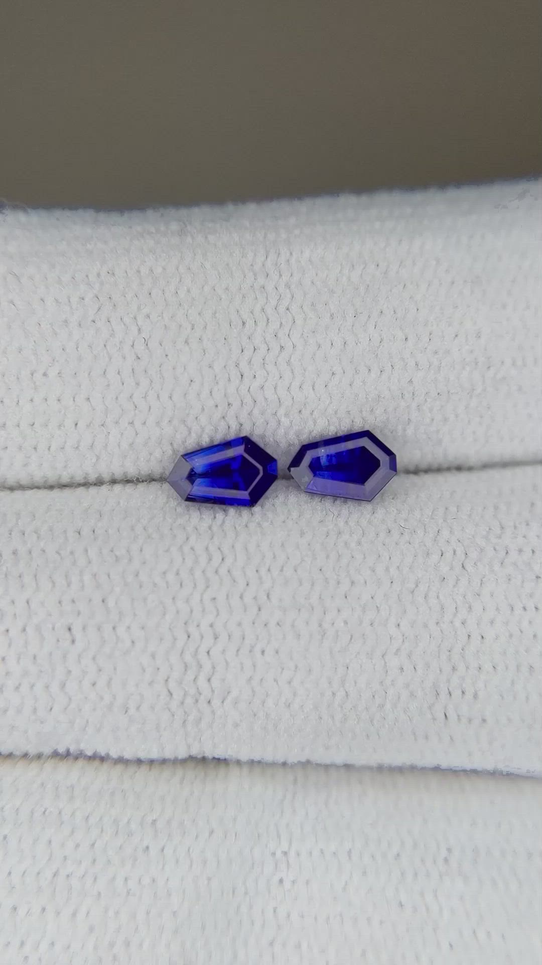 0.54&nbsp;Ct.Tw.Total Carat Weight Blue Sapphire Pair from Ceylon (Sri Lanka) Size Video