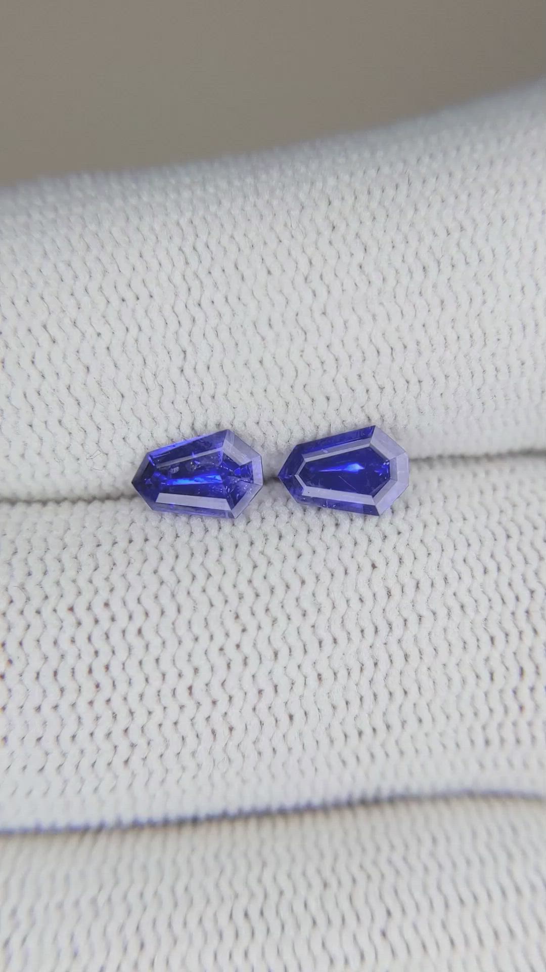 1.08 Ct.Tw.Total Carat Weight Blue Sapphire Pair from Ceylon (Sri Lanka) Size Video