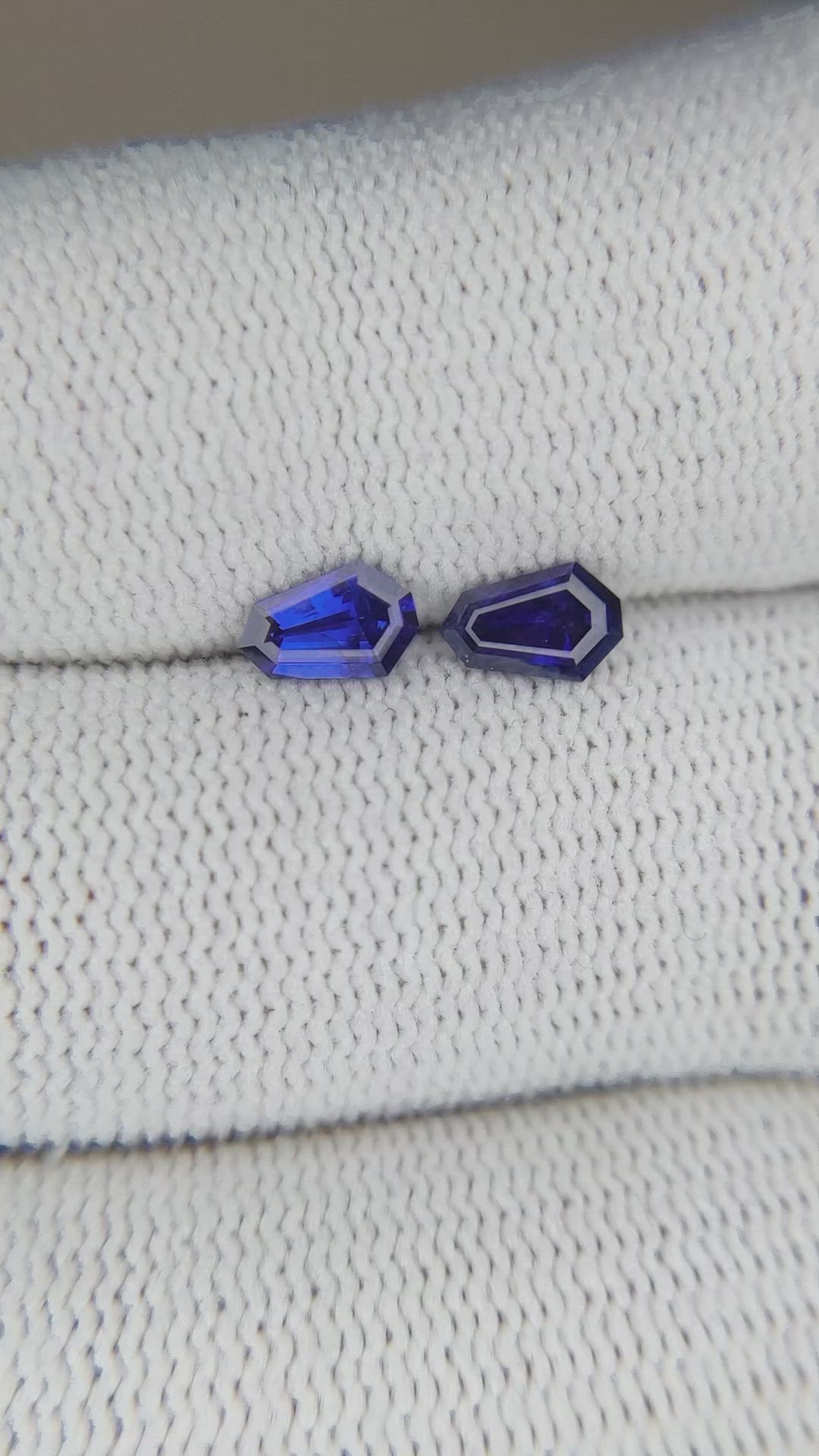 0.83&nbsp;Ct.Tw.Total Carat Weight Blue Sapphire Pair from Ceylon (Sri Lanka) Size Video