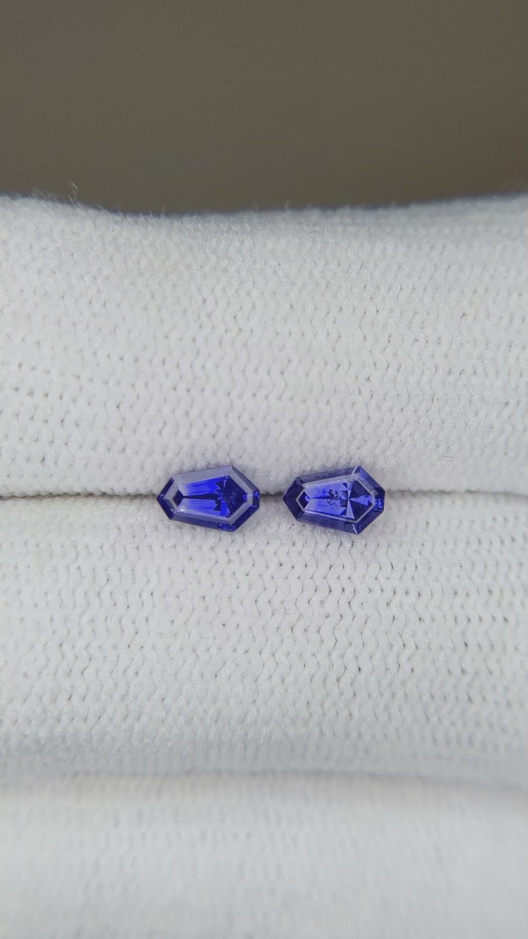 0.59&nbsp;Ct.Tw.Total Carat Weight Blue Sapphire Pair from Ceylon (Sri Lanka) Size Video