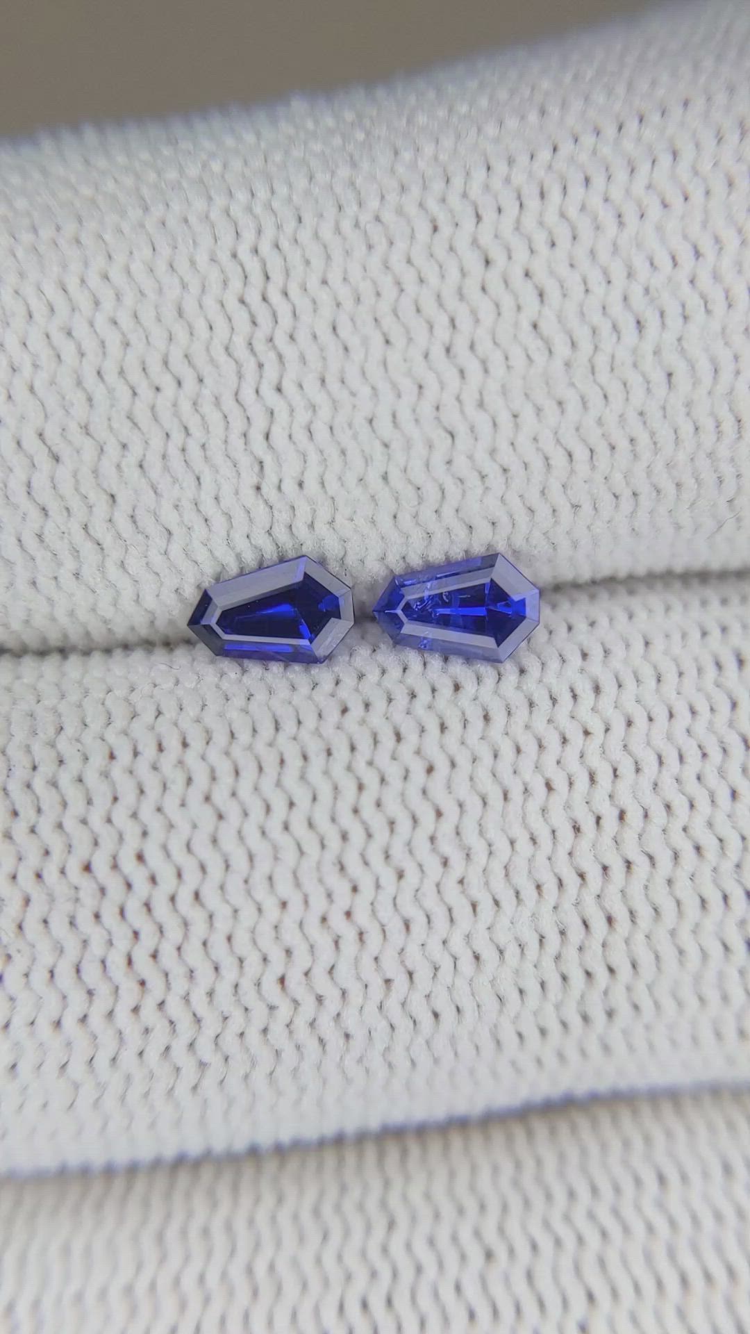 0.54&nbsp;Ct.Tw.Total Carat Weight Blue Sapphire Pair from Ceylon (Sri Lanka) Size Video
