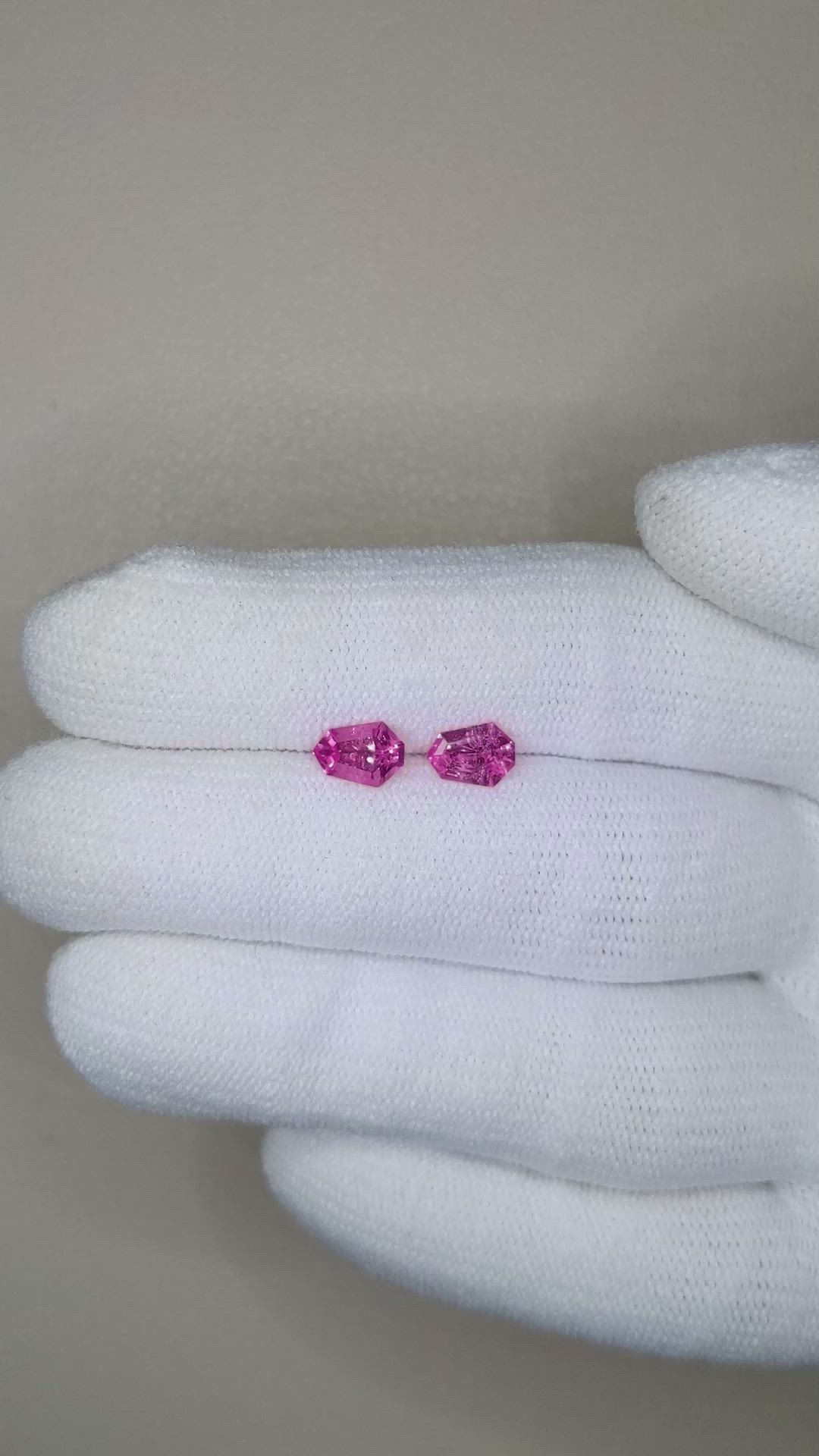 1.20&nbsp;Ct.Tw.Total Carat Weight Pink Sapphire Pair from Ceylon (Sri Lanka) Size Video