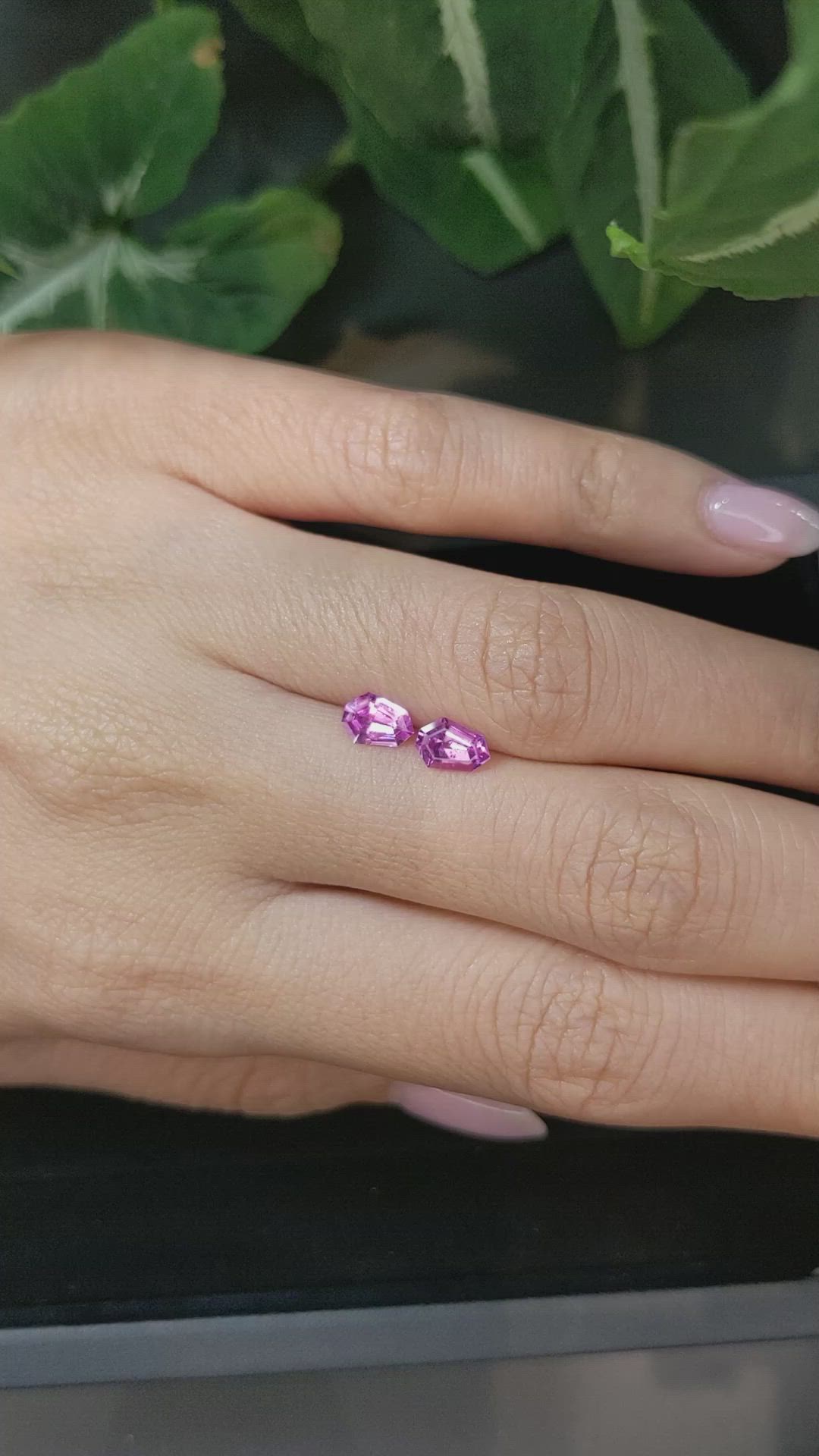 1.20&nbsp;Ct.Tw.Total Carat Weight Pink Sapphire Pair from Ceylon (Sri Lanka) Size Video