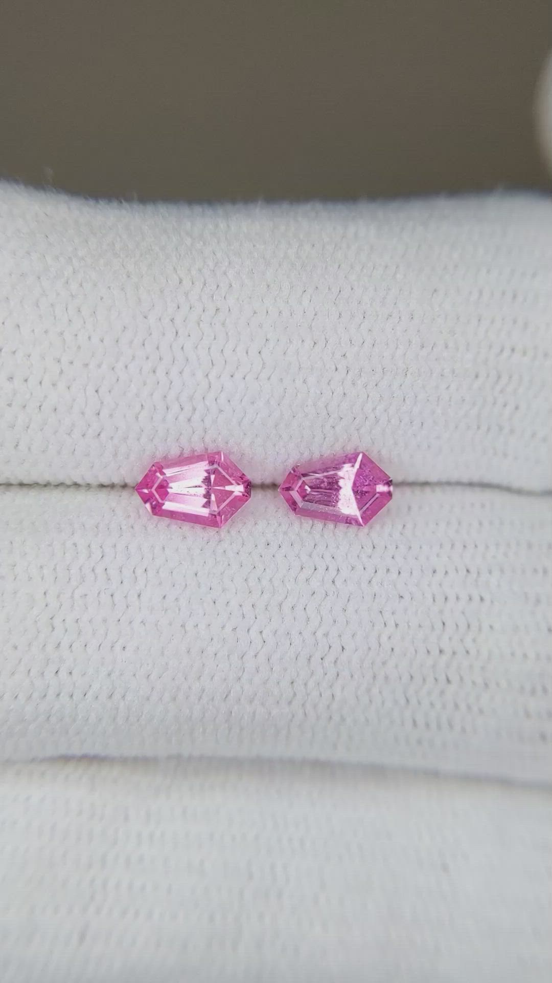 0.85&nbsp;Ct.Tw.Total Carat Weight Pink Sapphire Pair from Ceylon (Sri Lanka) Size Video