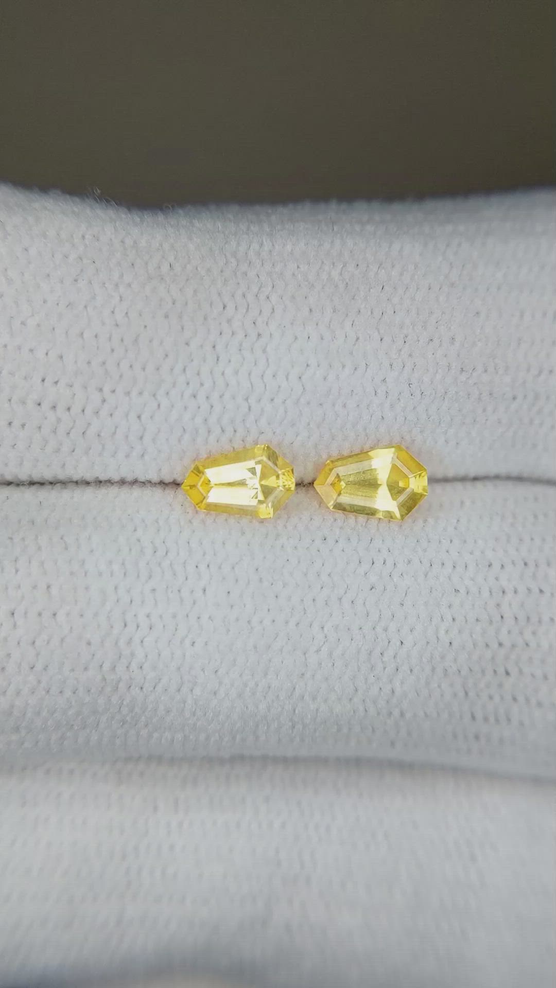 0.76&nbsp;Ct.Tw.Total Carat Weight Yellow Sapphire Pair from Ceylon (Sri Lanka) Size Video