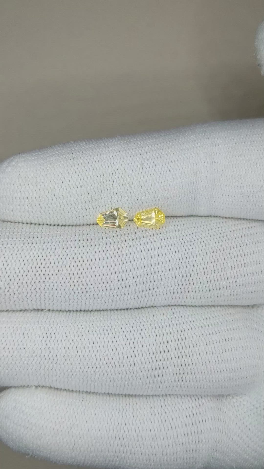 0.84&nbsp;Ct.Tw.Total Carat Weight Yellow Sapphire Pair from Ceylon (Sri Lanka) Size Video
