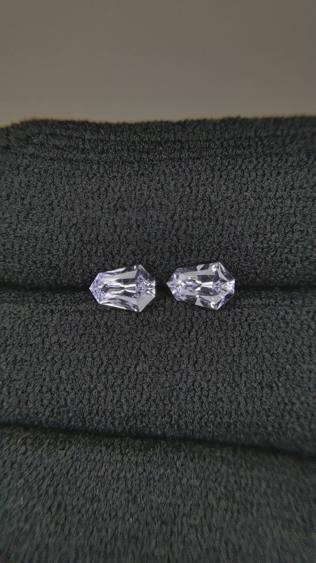 0.85&nbsp;Ct.Tw.Total Carat Weight White Sapphire Pair from Ceylon (Sri Lanka) Size Video