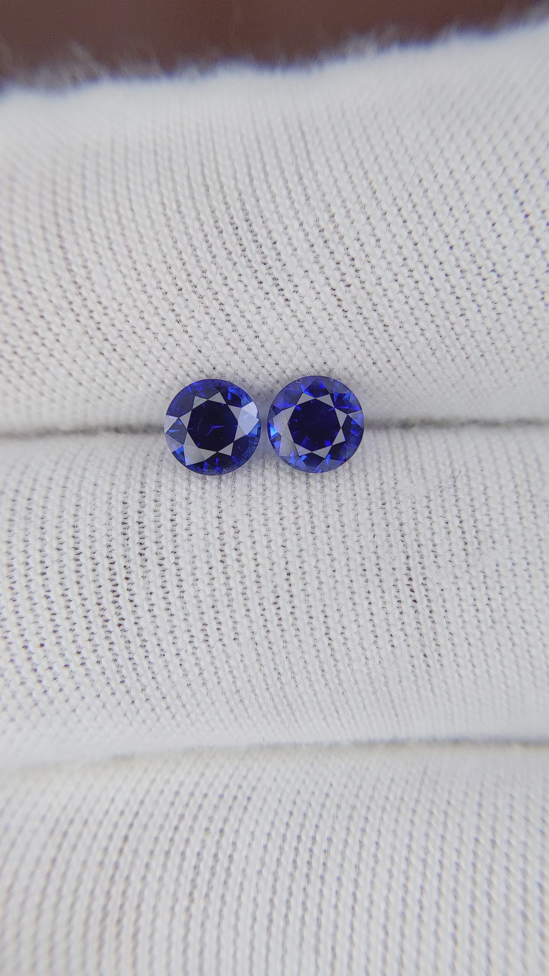 1.44&nbsp;Ct.Tw.Total Carat Weight Blue Sapphire Pair from Ceylon (Sri Lanka) Size Video