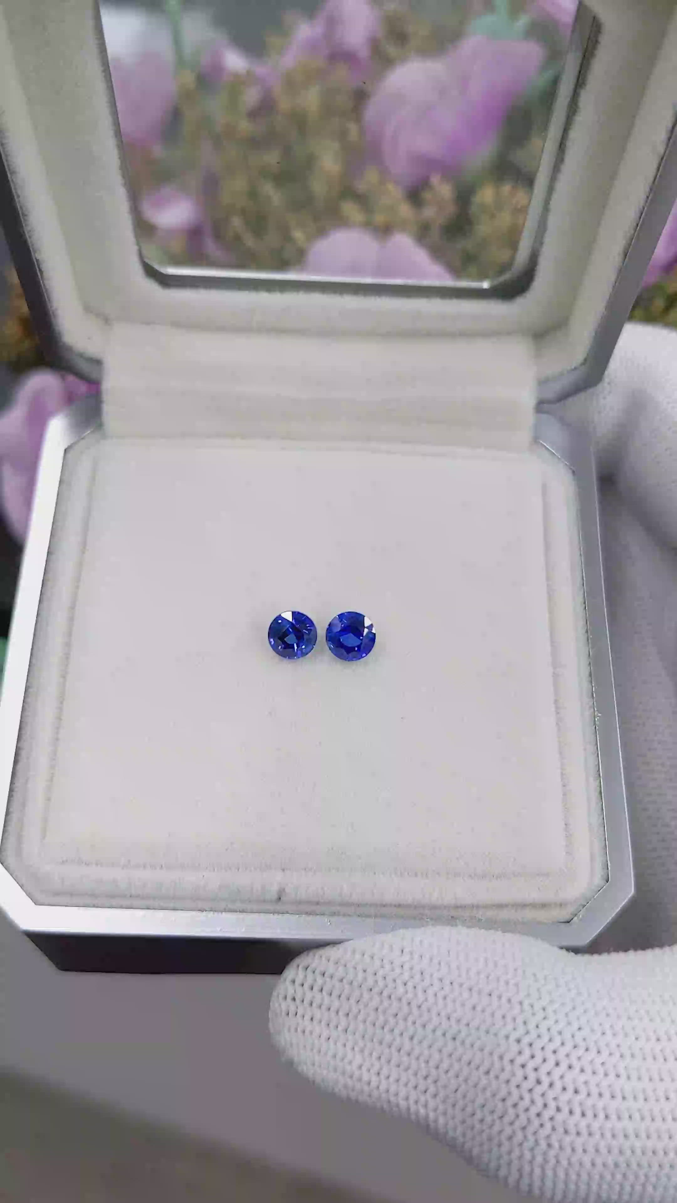 1.36&nbsp;Ct.Tw.Total Carat Weight Blue Sapphire Pair from Ceylon (Sri Lanka) Size Video
