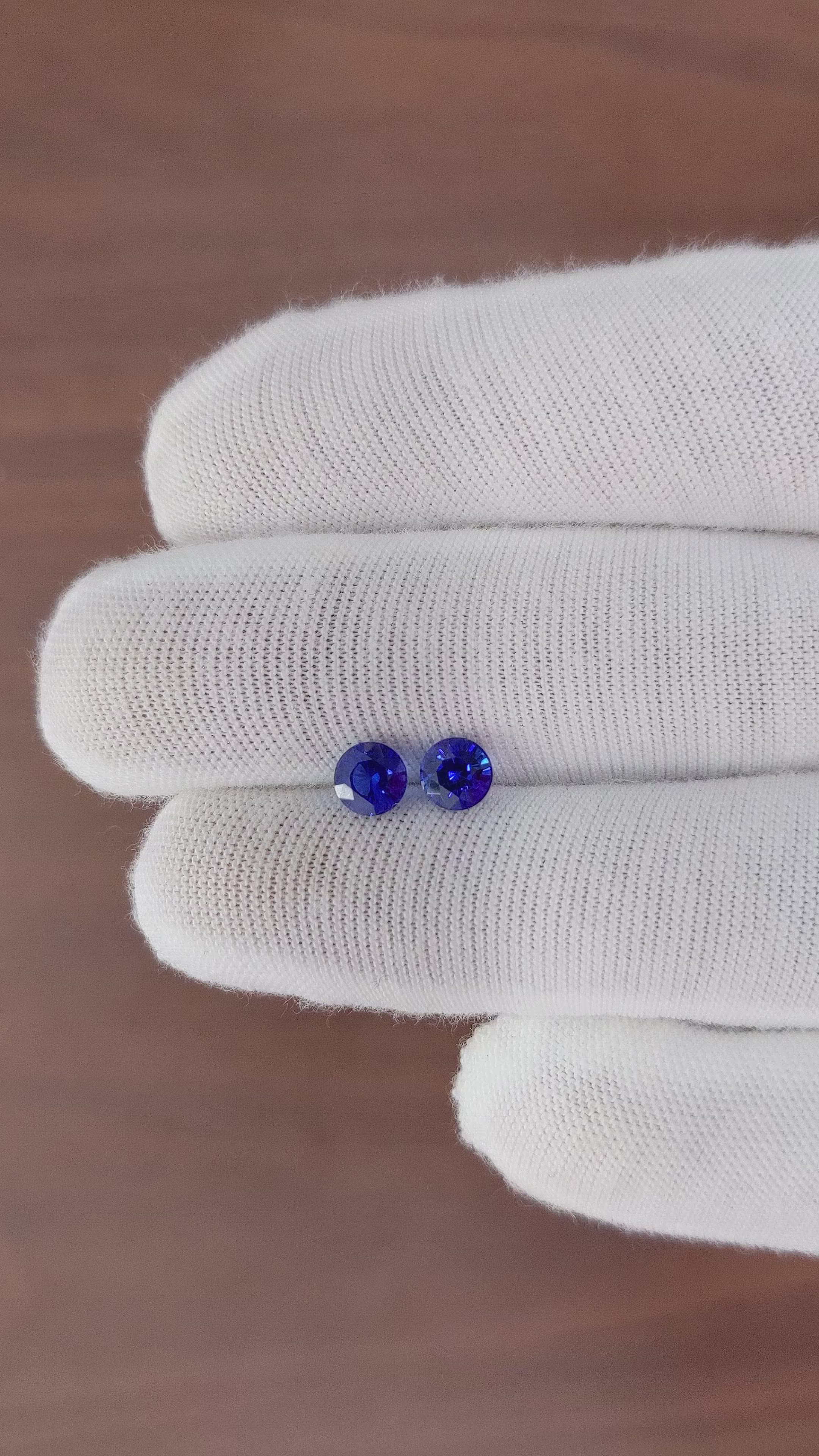 1.36&nbsp;Ct.Tw.Total Carat Weight Blue Sapphire Pair from Ceylon (Sri Lanka) Size Video
