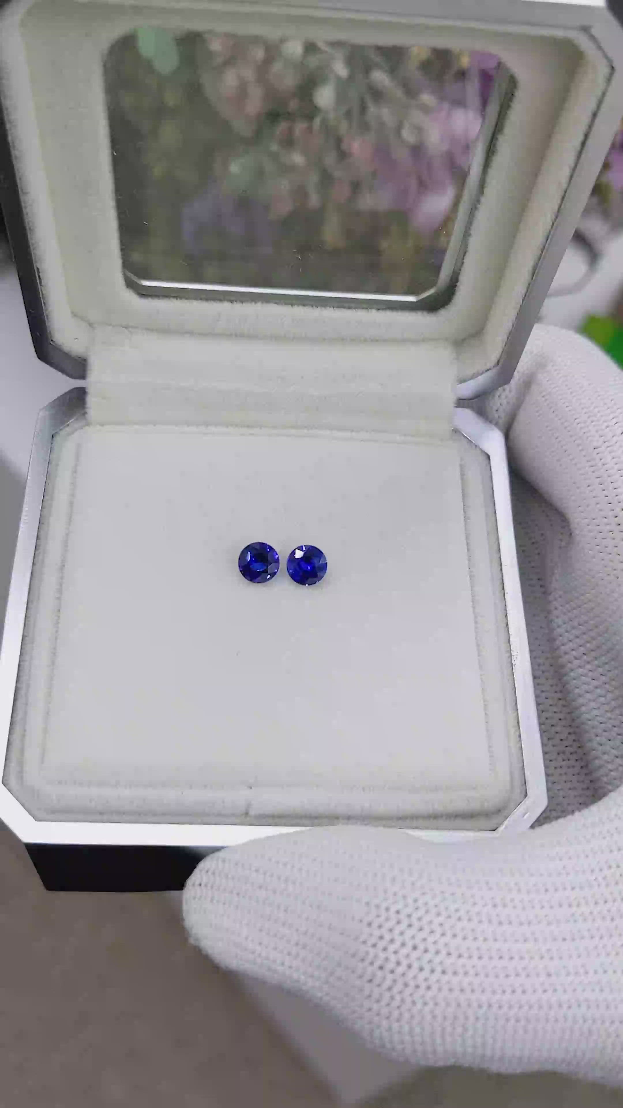 1.00&nbsp;Ct.Tw.Total Carat Weight Blue Sapphire Pair from Ceylon (Sri Lanka) Size Video