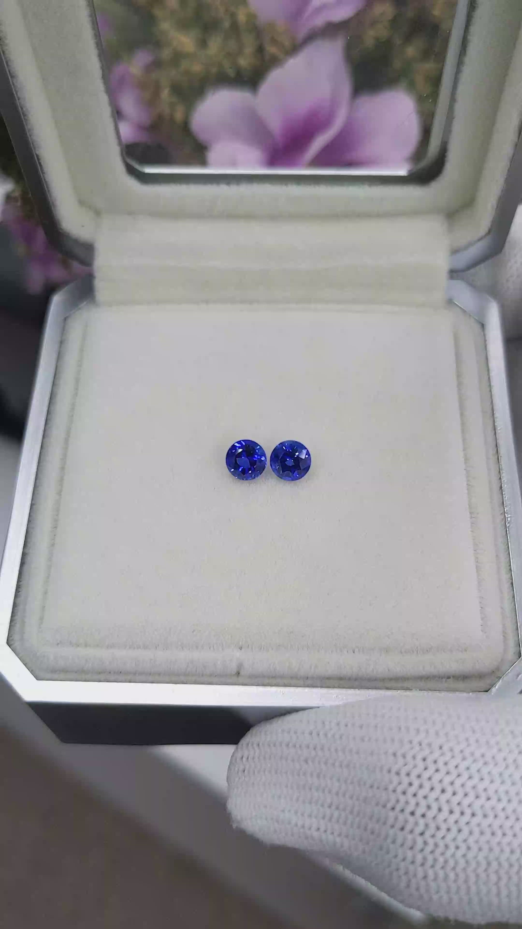 1.25&nbsp;Ct.Tw.Total Carat Weight Blue Sapphire Pair from Ceylon (Sri Lanka) Size Video