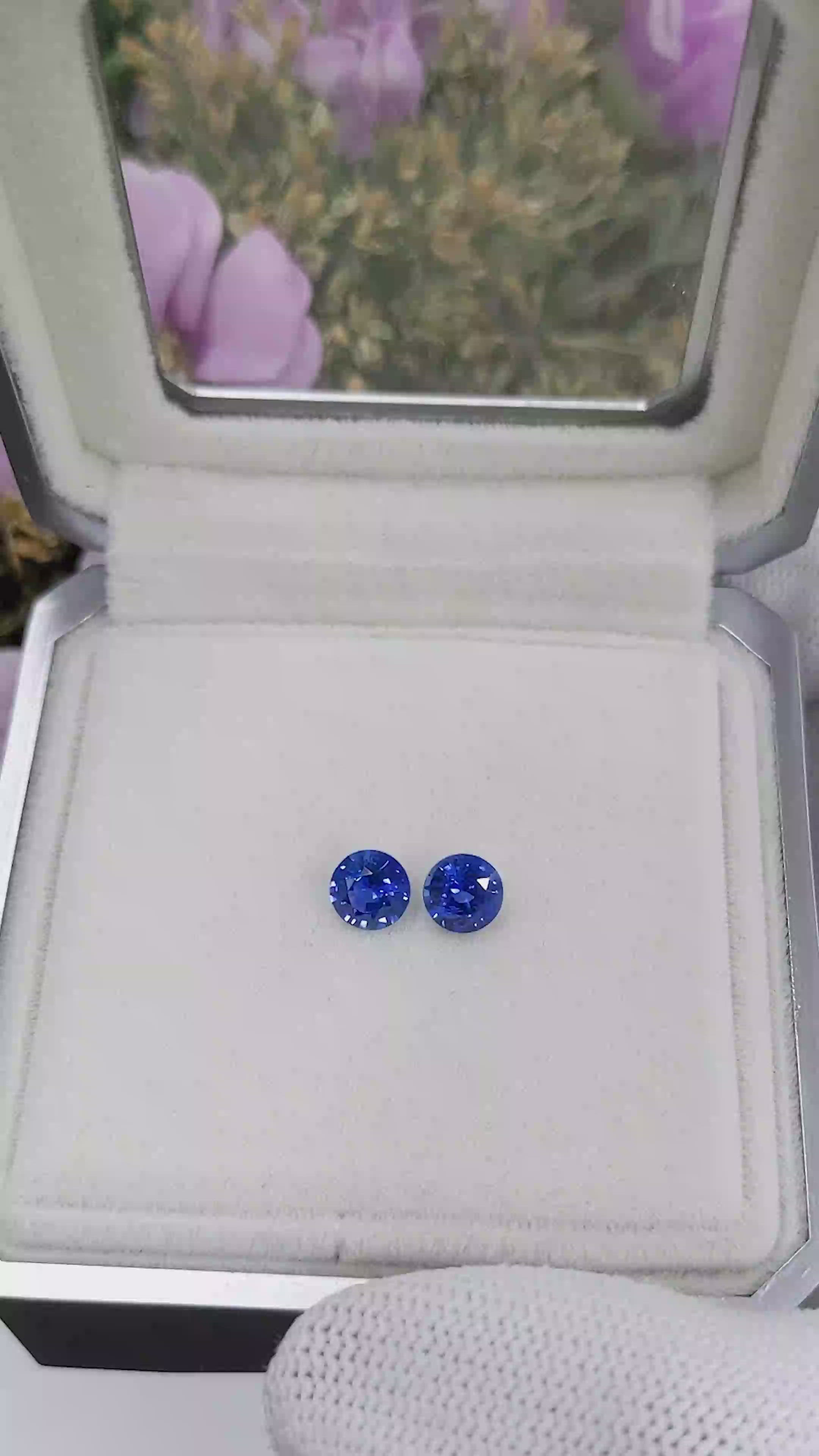 1.68&nbsp;Ct.Tw.Total Carat Weight Blue Sapphire Pair from Ceylon (Sri Lanka) Size Video