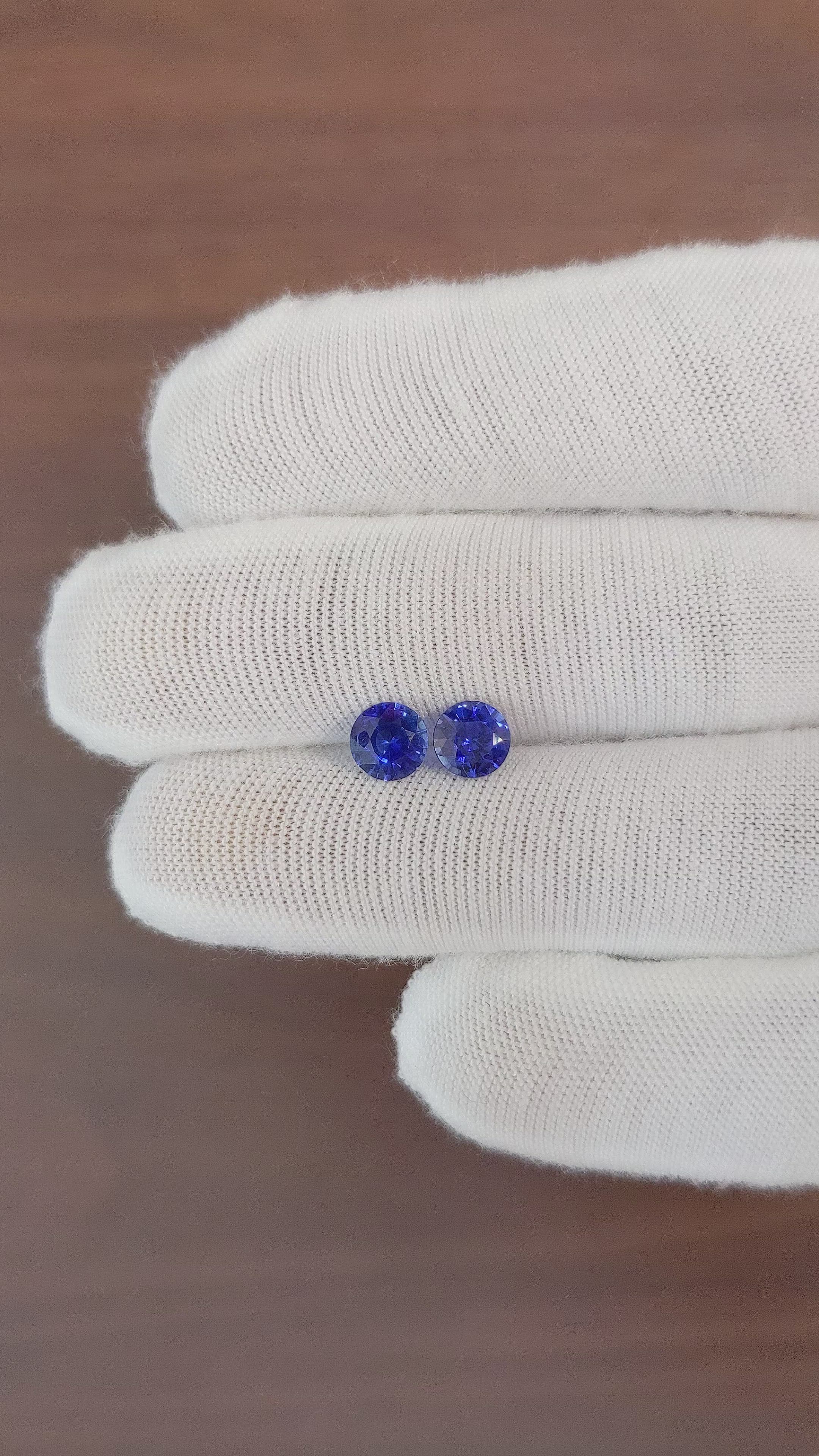 1.68&nbsp;Ct.Tw.Total Carat Weight Blue Sapphire Pair from Ceylon (Sri Lanka) Size Video