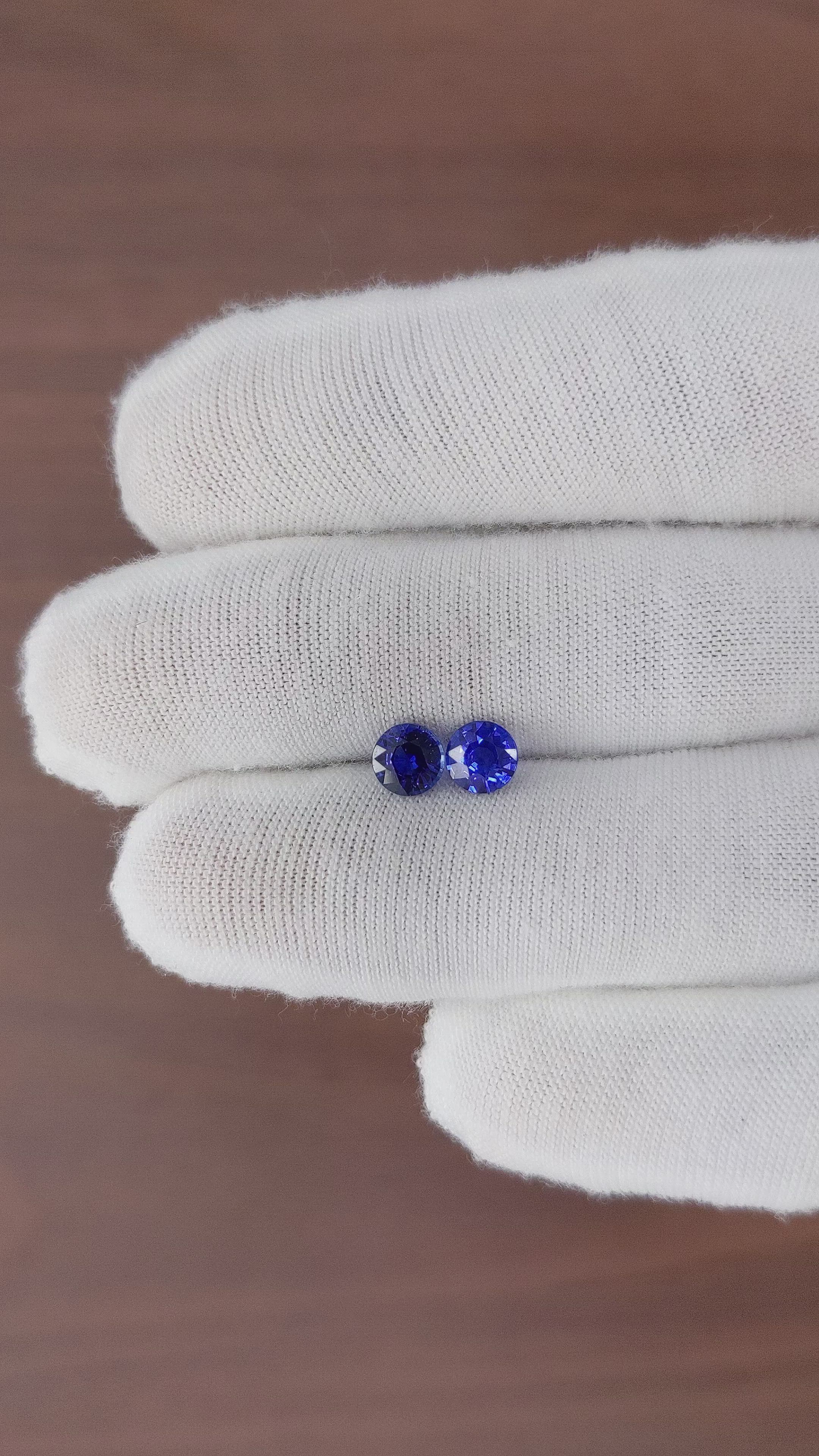 1.42&nbsp;Ct.Tw.Total Carat Weight Blue Sapphire Pair from Ceylon (Sri Lanka) Size Video