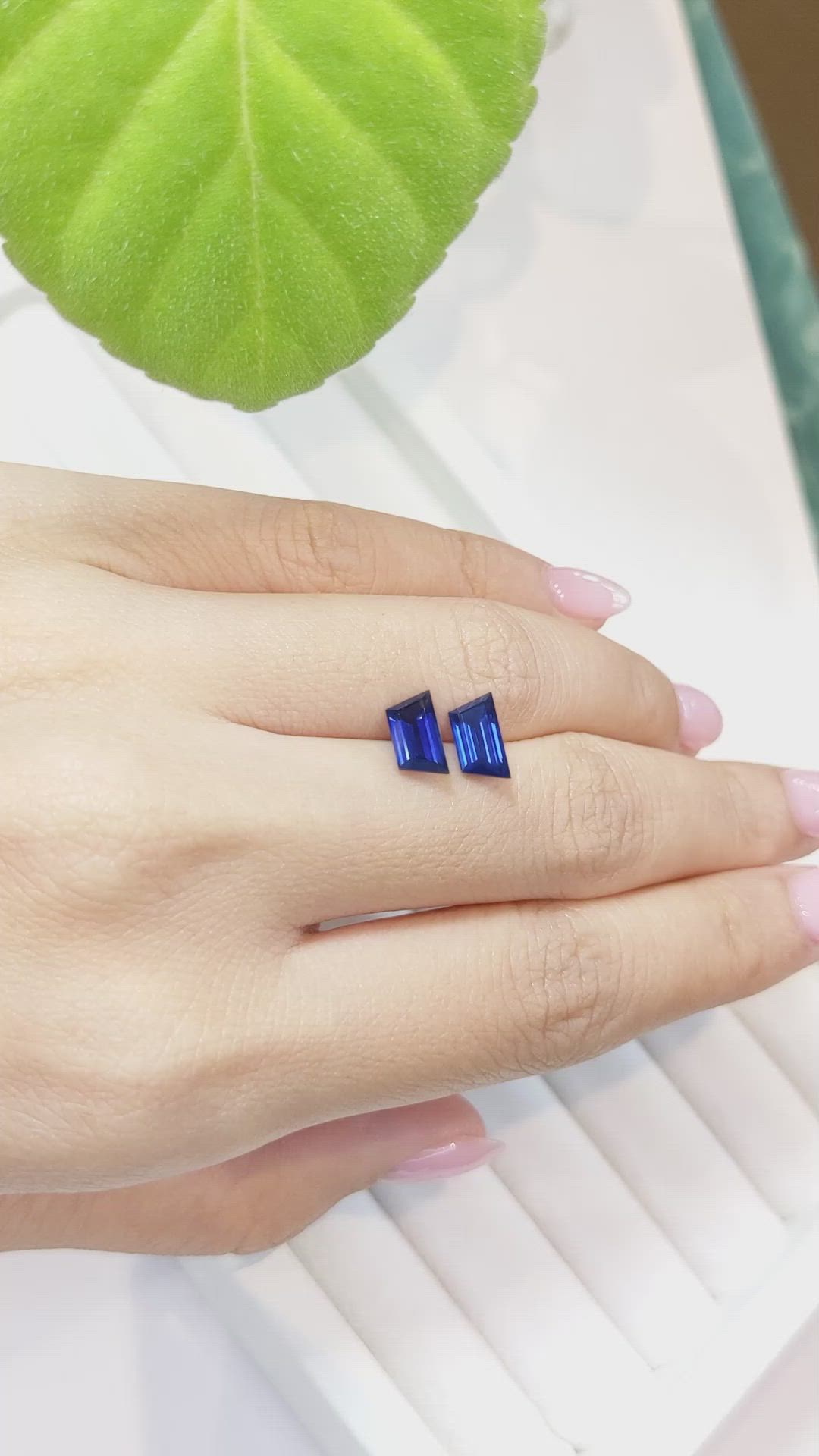 2.45&nbsp;Ct.Tw.Total Carat Weight Blue Sapphire Pair from Ceylon (Sri Lanka) Size Video