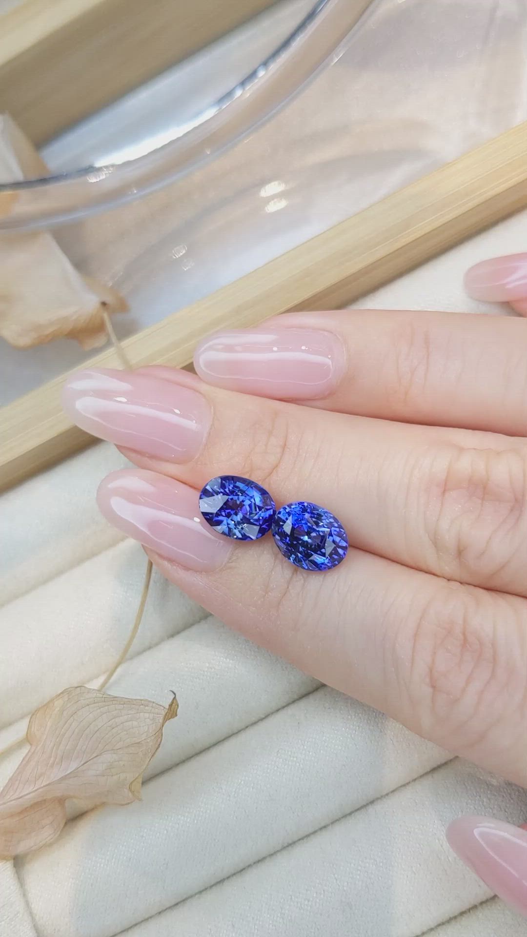 7.06&nbsp;Ct.Tw.Total Carat Weight Blue Sapphire Pair from Ceylon (Sri Lanka) Size Video