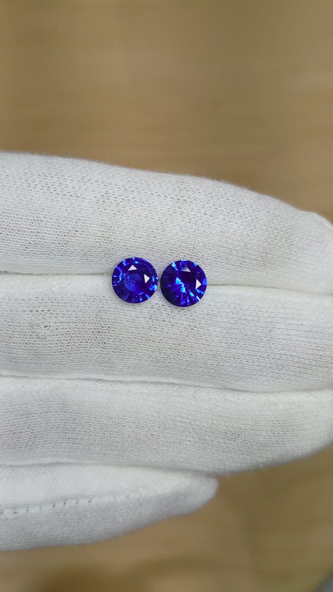 2.82&nbsp;Ct.Tw.Total Carat Weight Blue Sapphire Pair from Ceylon (Sri Lanka) Size Video