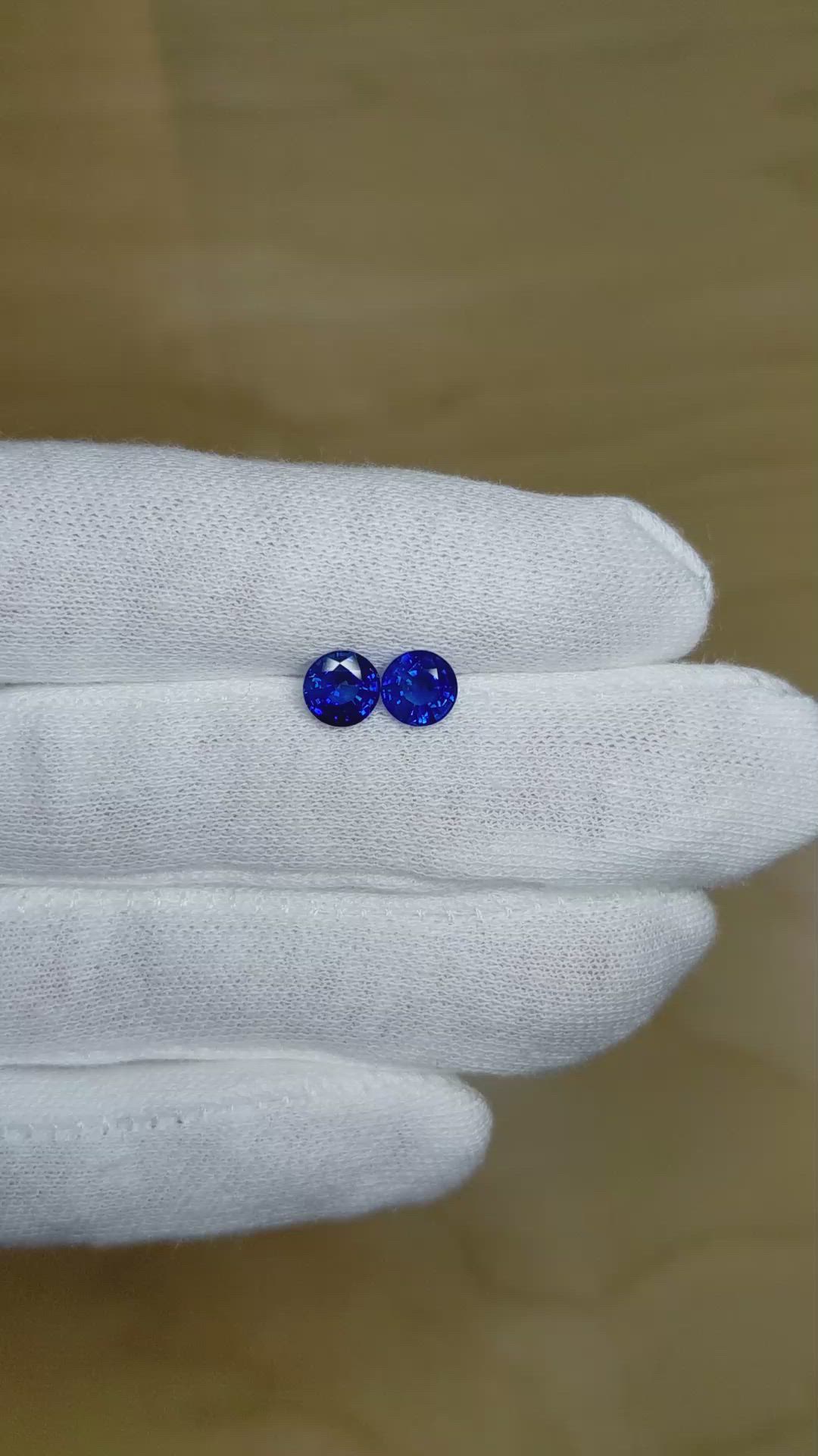 2.06&nbsp;Ct.Tw.Total Carat Weight Blue Sapphire Pair from Ceylon (Sri Lanka) Size Video