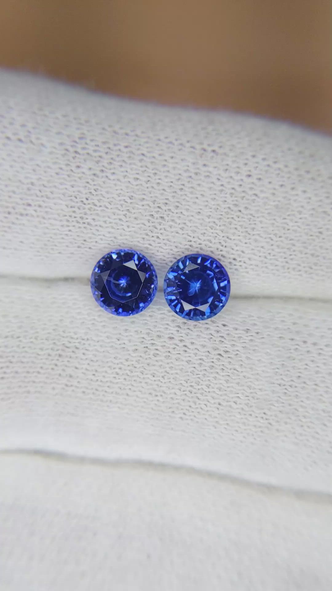 2.28&nbsp;Ct.Tw.Total Carat Weight Blue Sapphire Pair from Ceylon (Sri Lanka) Size Video