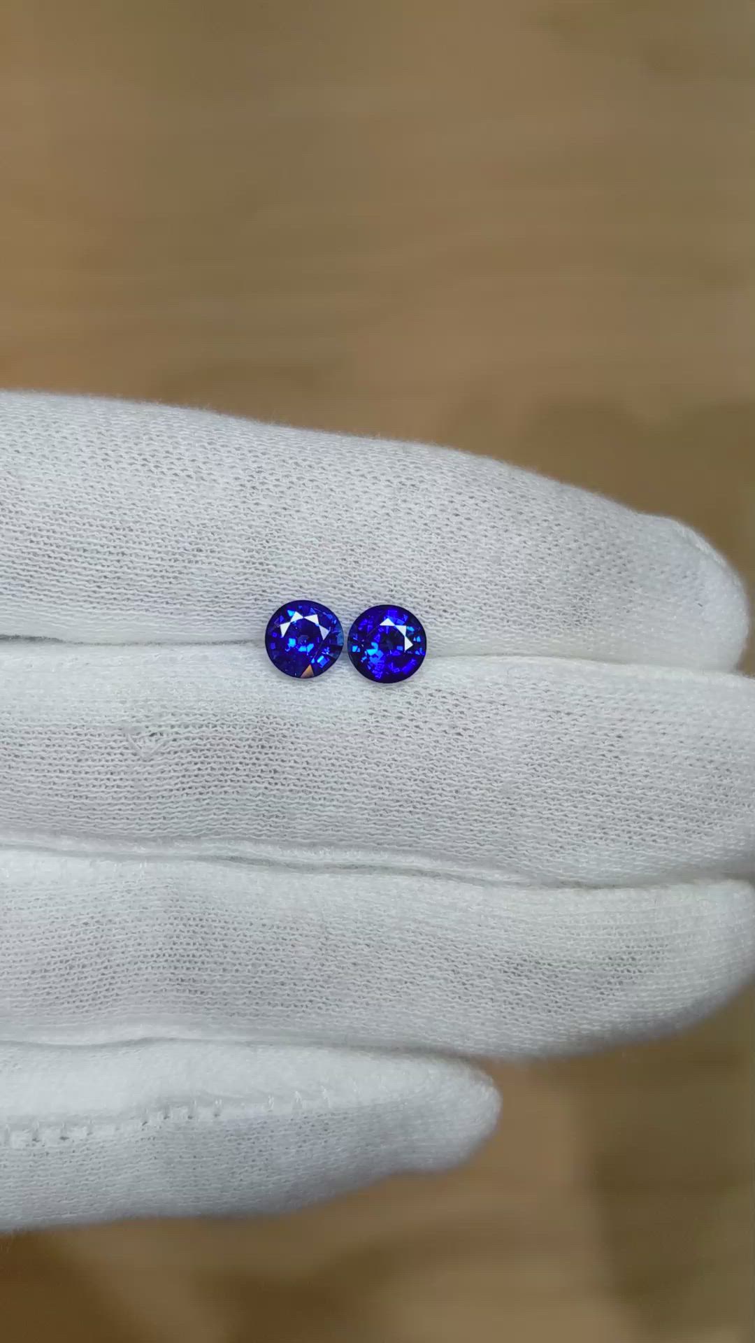 1.92&nbsp;Ct.Tw.Total Carat Weight Blue Sapphire Pair from Ceylon (Sri Lanka) Size Video