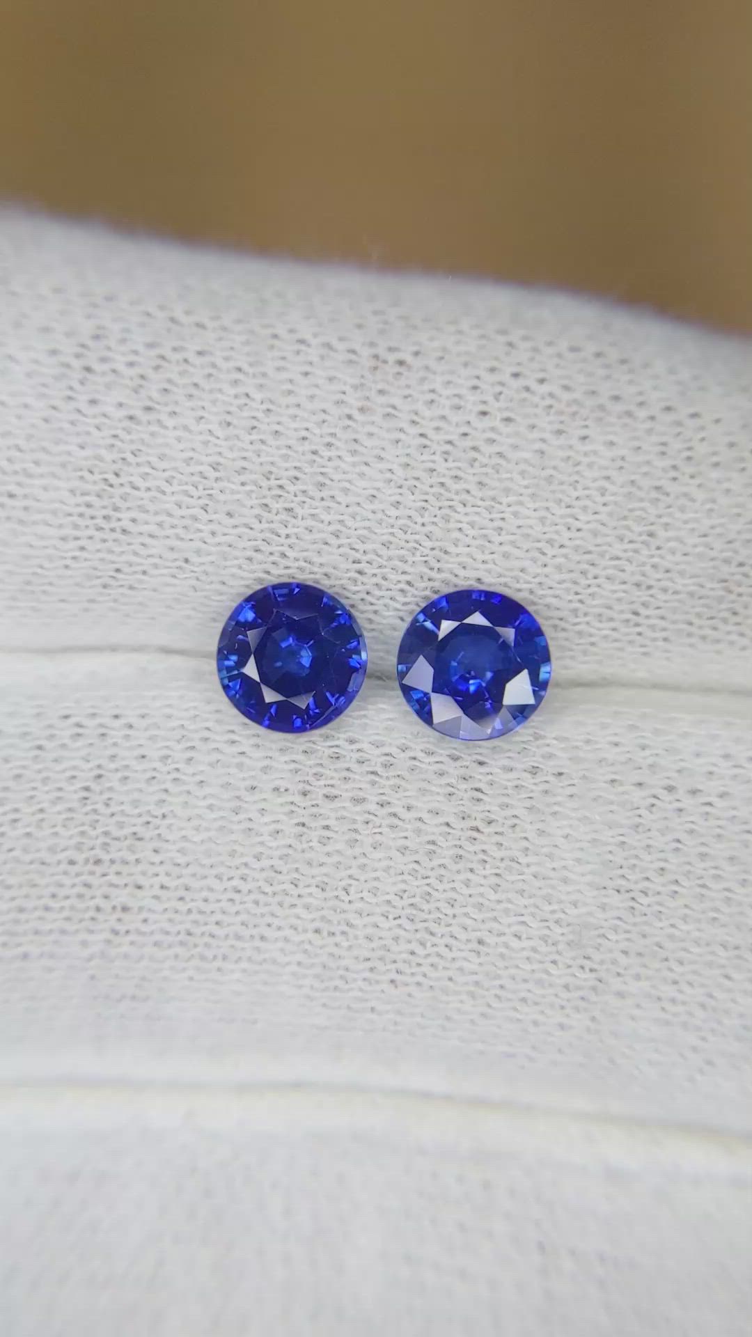 1.97&nbsp;Ct.Tw.Total Carat Weight Blue Sapphire Pair from Ceylon (Sri Lanka) Size Video