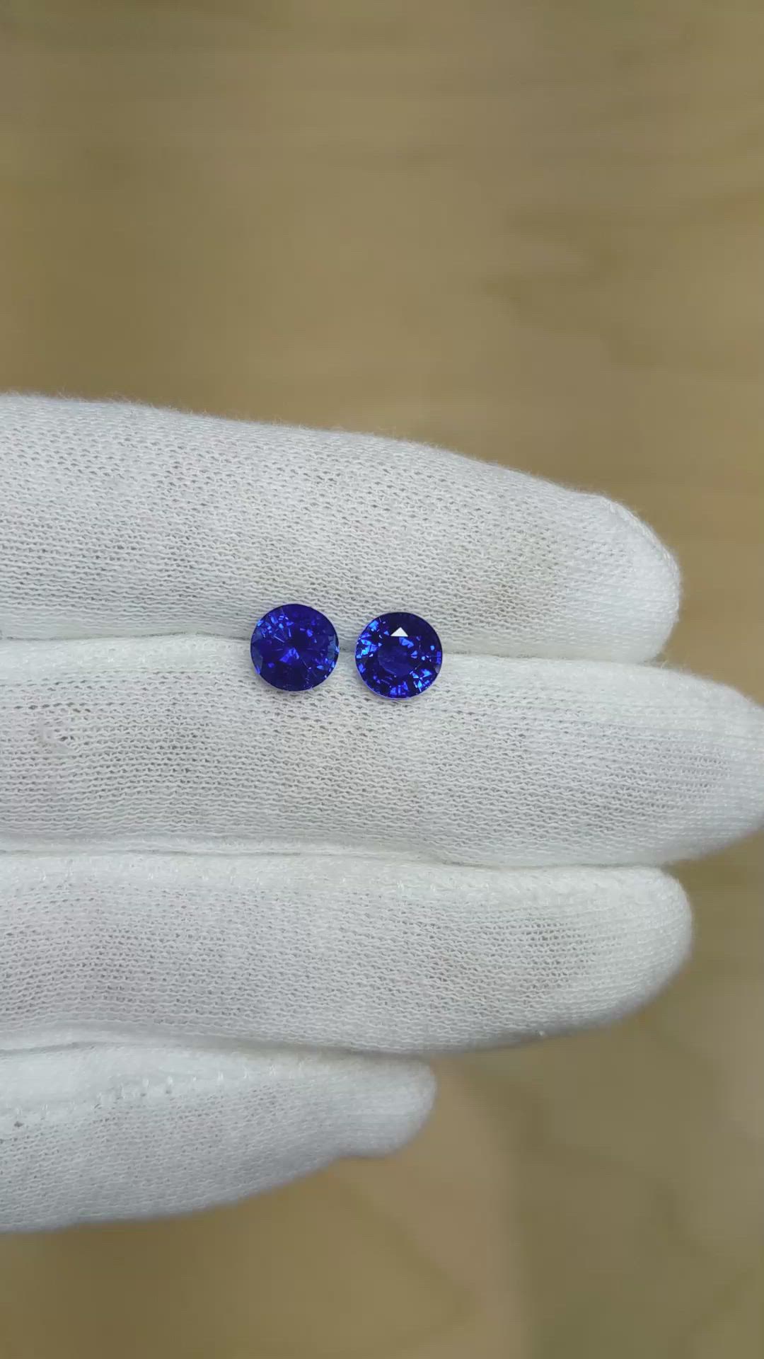 3.23&nbsp;Ct.Tw.Total Carat Weight Blue Sapphire Pair from Ceylon (Sri Lanka) Size Video
