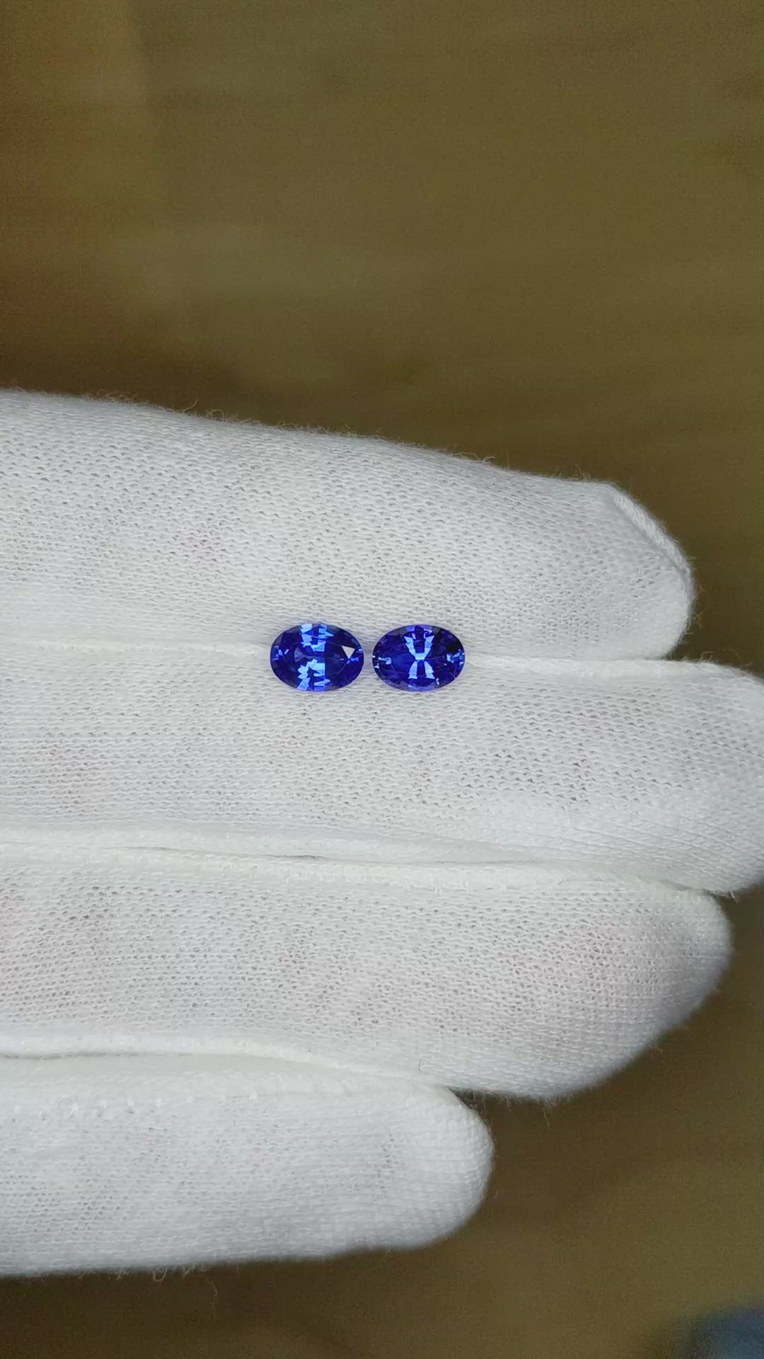 1.68&nbsp;Ct.Tw.Total Carat Weight Blue Sapphire Pair from Ceylon (Sri Lanka) Size Video