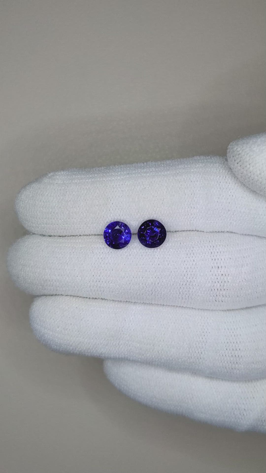 2.45&nbsp;Ct.Tw.Total Carat Weight Blue Sapphire Pair from Madagascar Size Video