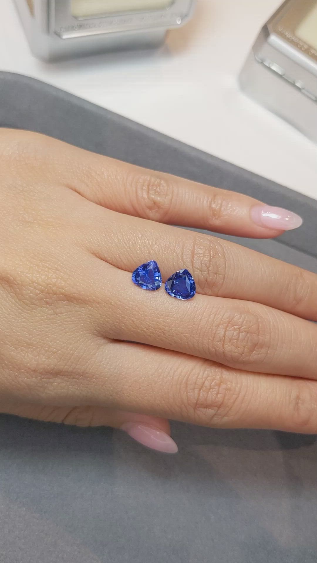 3.20&nbsp;Ct.Tw.Total Carat Weight Blue Sapphire Pair from Madagascar Size Video