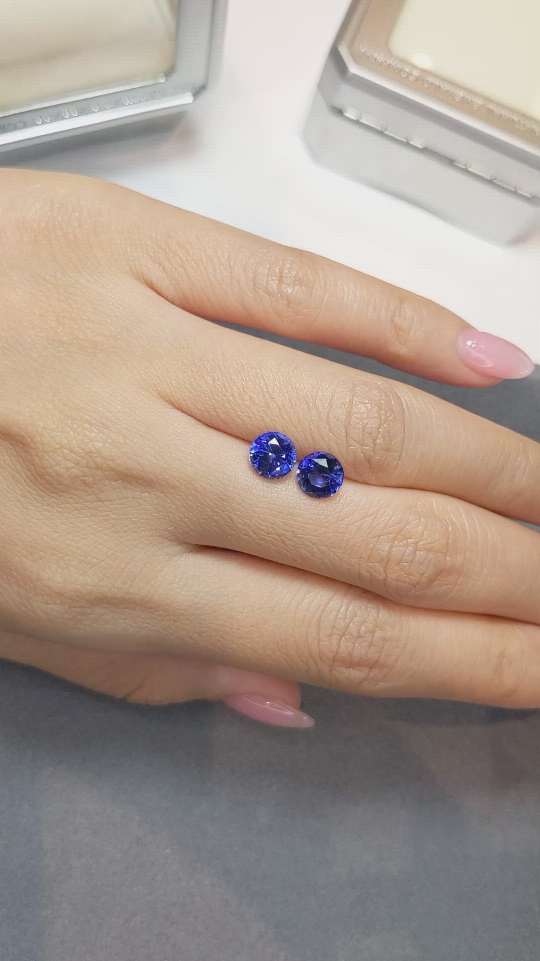 3.21&nbsp;Ct.Tw.Total Carat Weight Blue Sapphire Pair from Madagascar Size Video