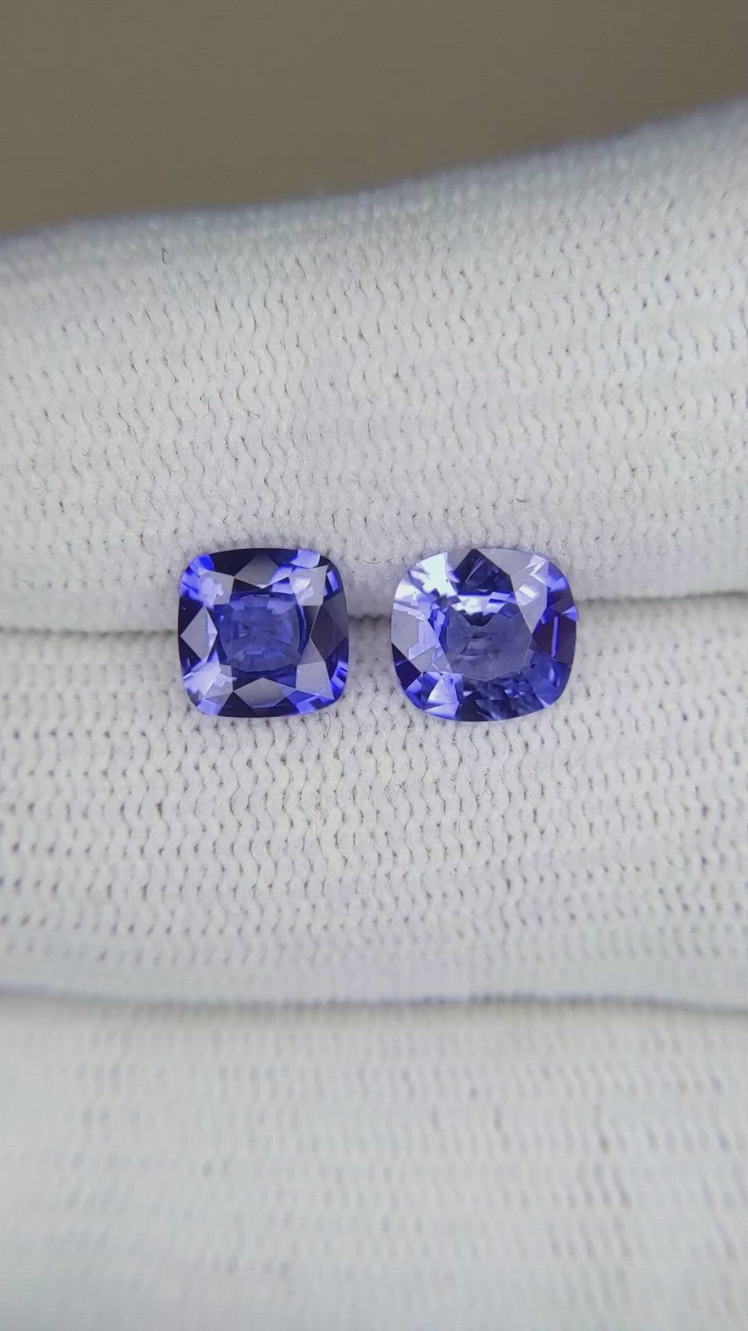 2.86&nbsp;Ct.Tw.Total Carat Weight Blue Sapphire Pair from Madagascar Size Video
