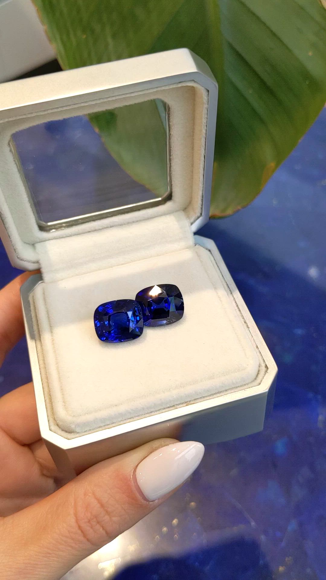 22.16&nbsp;Ct.Tw.Total Carat Weight Blue Sapphire Pair from Ceylon (Sri Lanka) Size Video