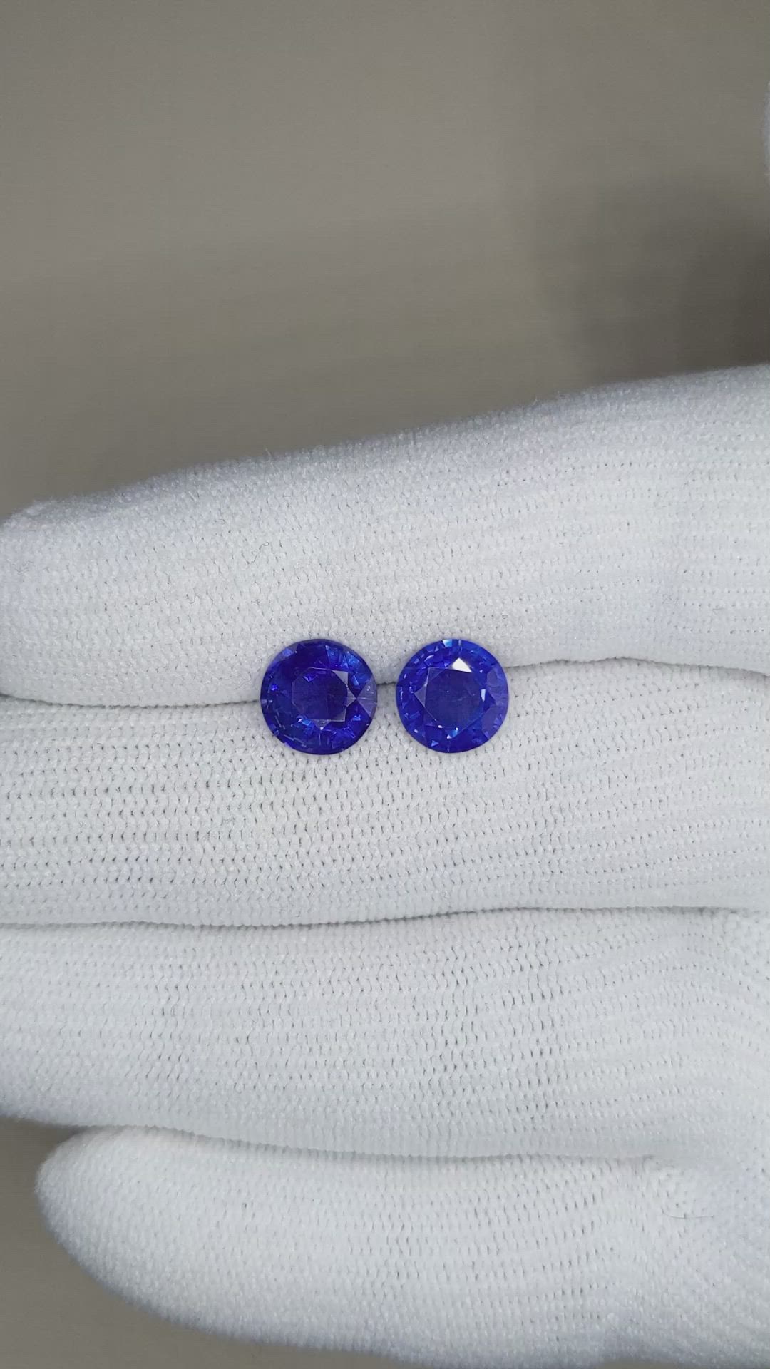 3.50&nbsp;Ct.Tw.Total Carat Weight Blue Sapphire Pair from Ceylon (Sri Lanka) Size Video