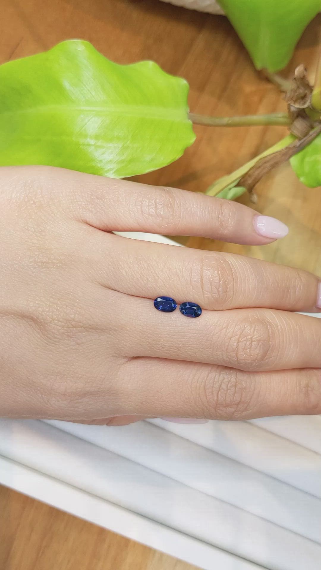 1.18&nbsp;Ct.Tw.Total Carat Weight Blue Sapphire Pair from Ceylon (Sri Lanka) Size Video