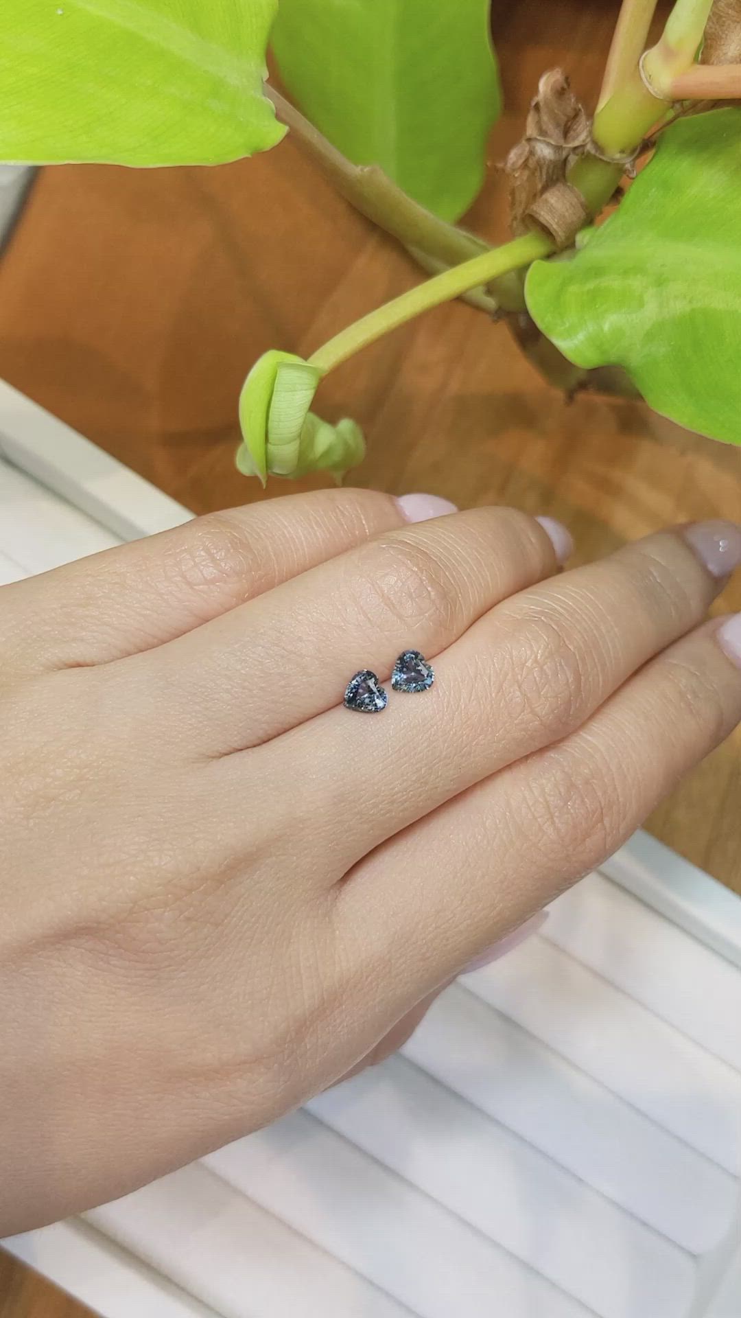 1.01&nbsp;Ct.Tw.Total Carat Weight Greyish Blue Sapphire Pair from Ceylon (Sri Lanka) Size Video