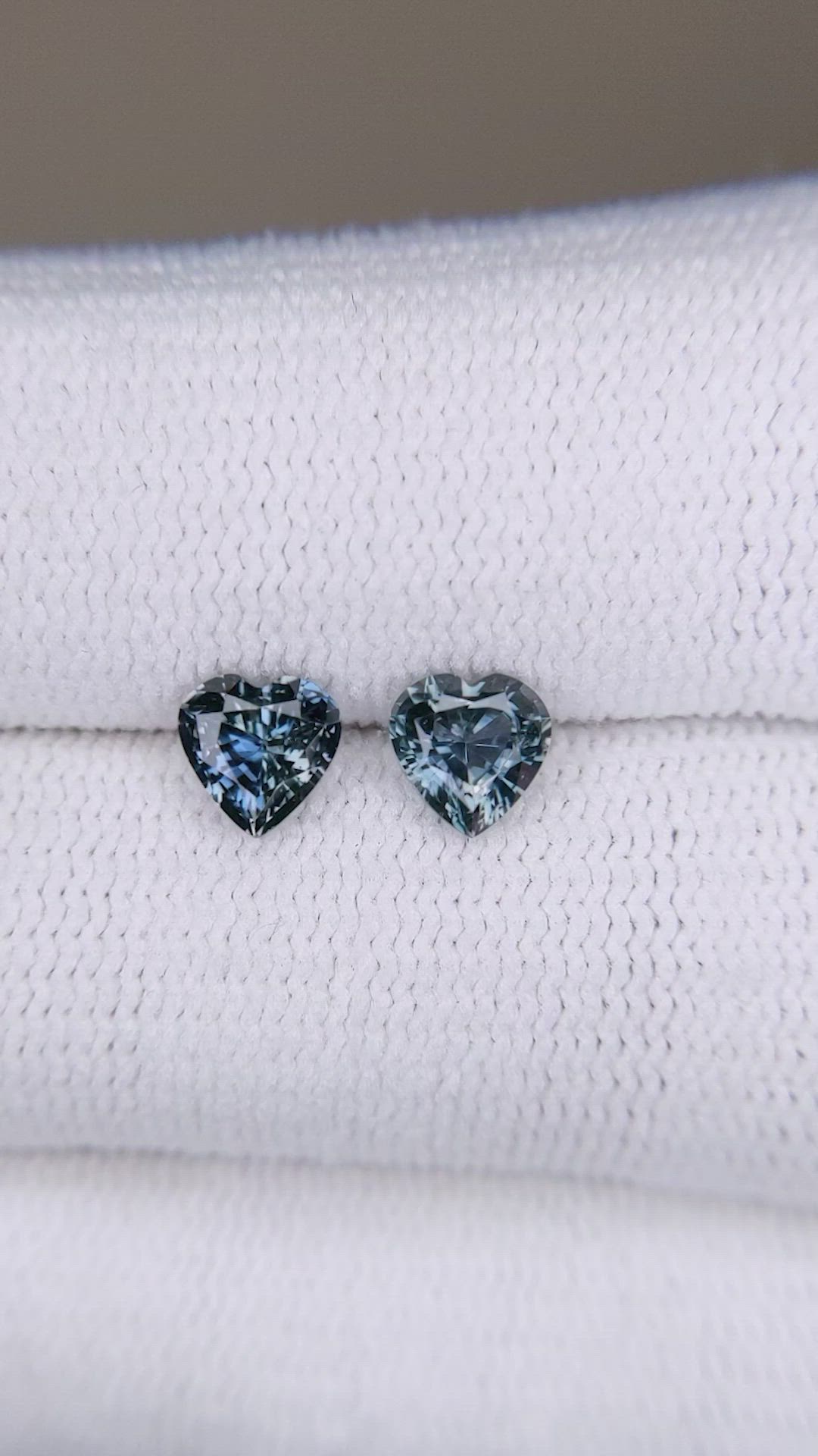 1.01&nbsp;Ct.Tw.Total Carat Weight Greyish Blue Sapphire Pair from Ceylon (Sri Lanka) Size Video