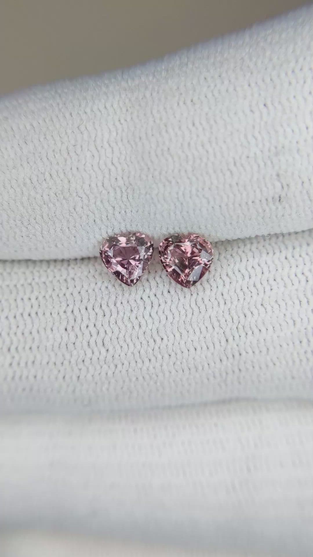 1.10&nbsp;Ct.Tw.Total Carat Weight Pinkish Purple Sapphire Pair from Ceylon (Sri Lanka) Size Video