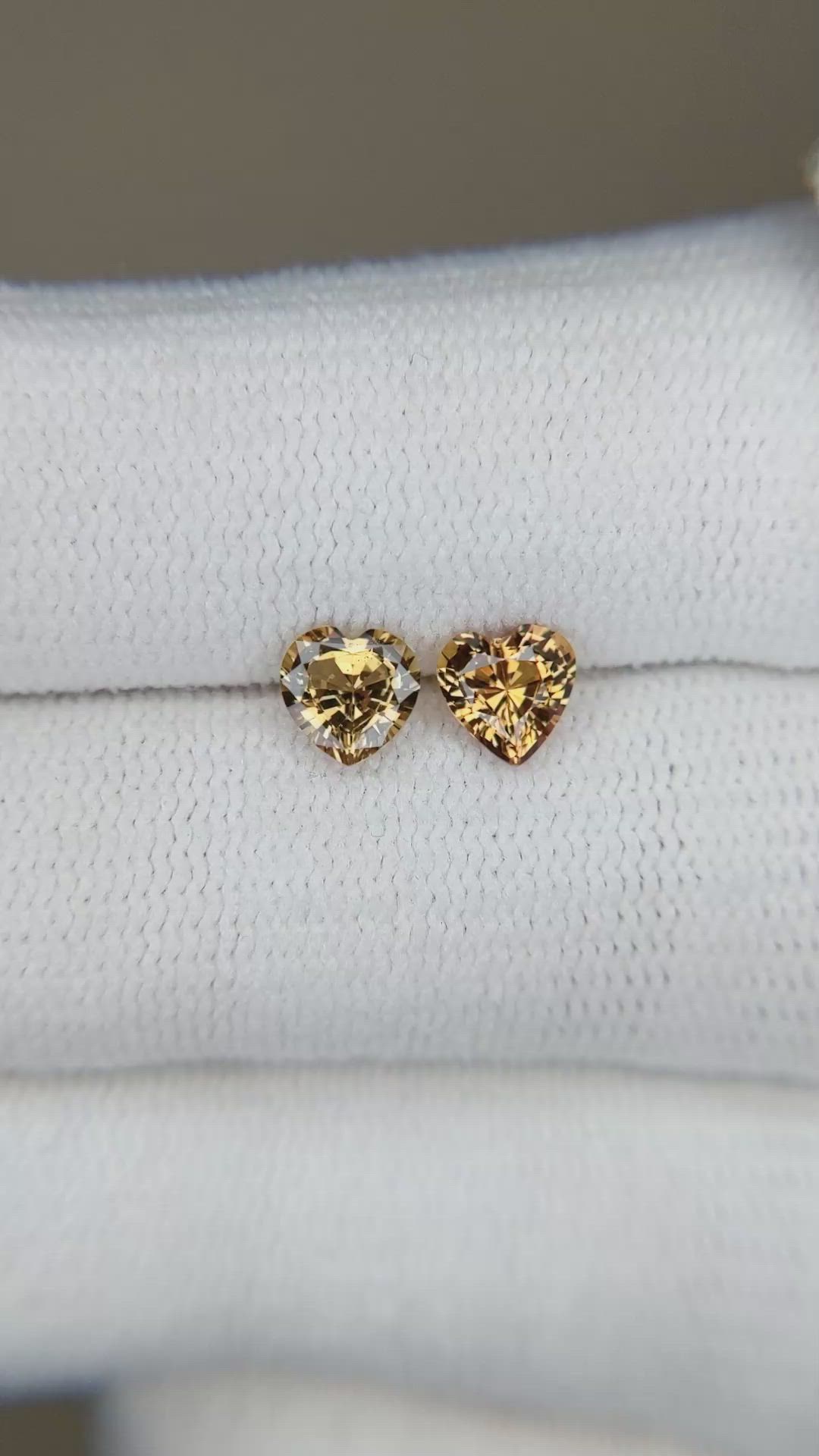 1.05 Ct.Tw.Total Carat Weight Yellowish Brown Sapphire Pair from Ceylon (Sri Lanka) Size Video