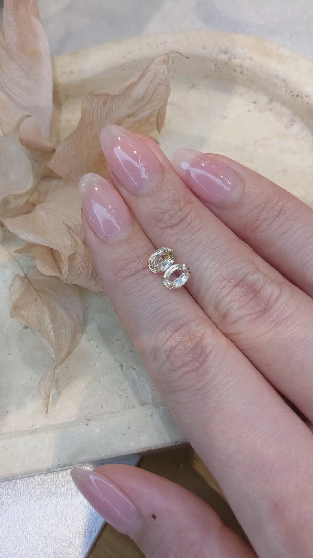 1.71&nbsp;Ct.Tw.Total Carat Weight Bi Color Sapphire Pair from Ceylon (Sri Lanka) Size Video