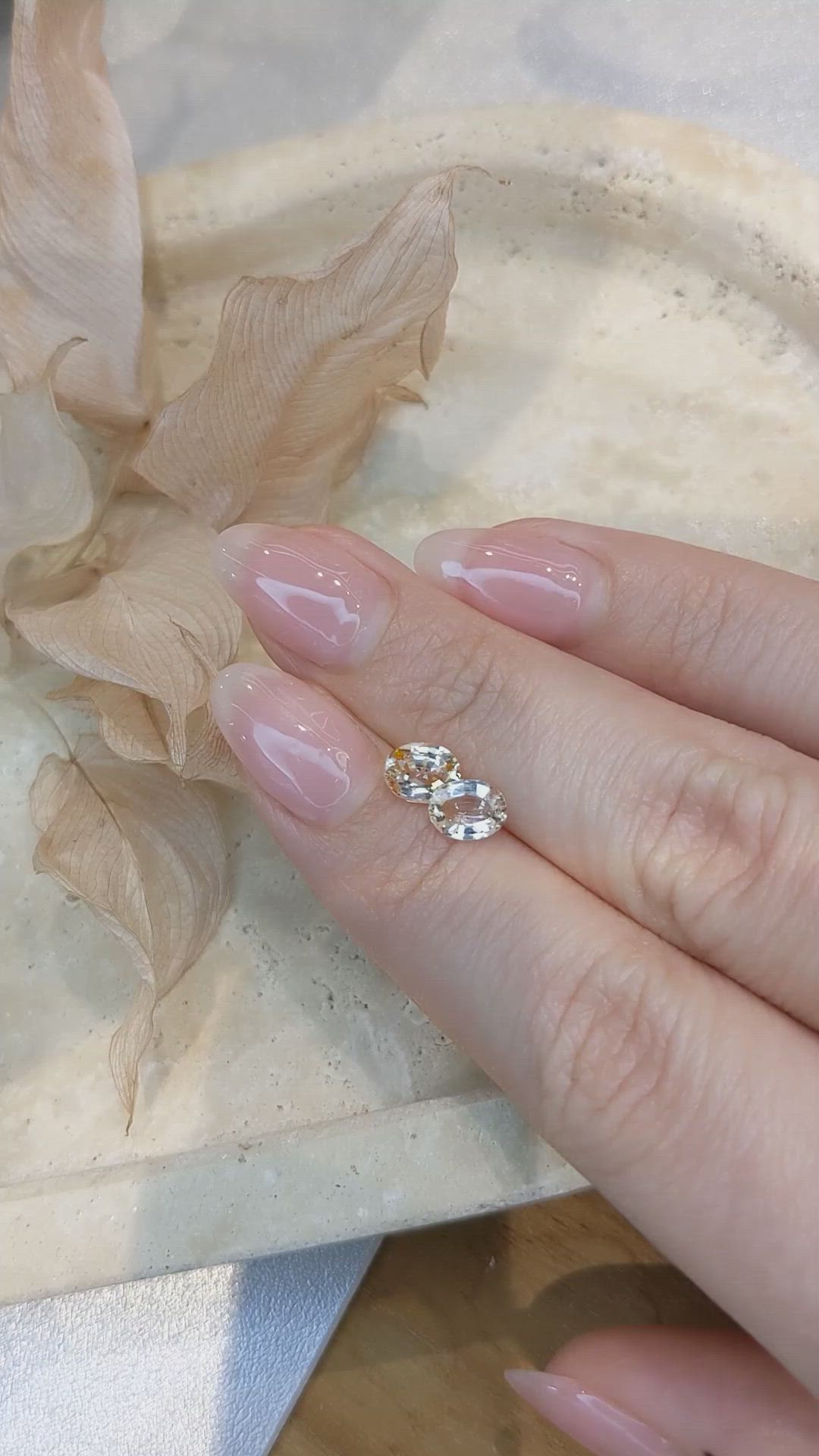 1.71&nbsp;Ct.Tw.Total Carat Weight Bi Color Sapphire Pair from Ceylon (Sri Lanka) Size Video