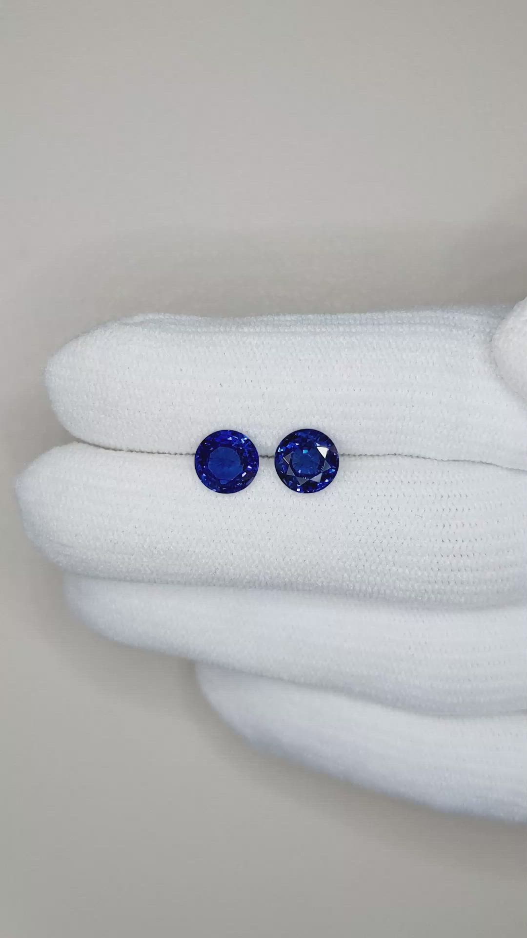 2.84&nbsp;Ct.Tw.Total Carat Weight Blue Sapphire Pair from Ceylon (Sri Lanka) Size Video