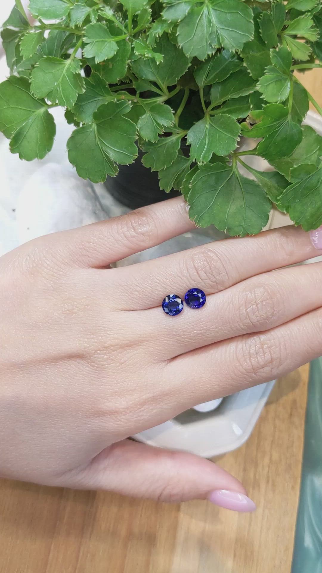 2.84&nbsp;Ct.Tw.Total Carat Weight Blue Sapphire Pair from Ceylon (Sri Lanka) Size Video